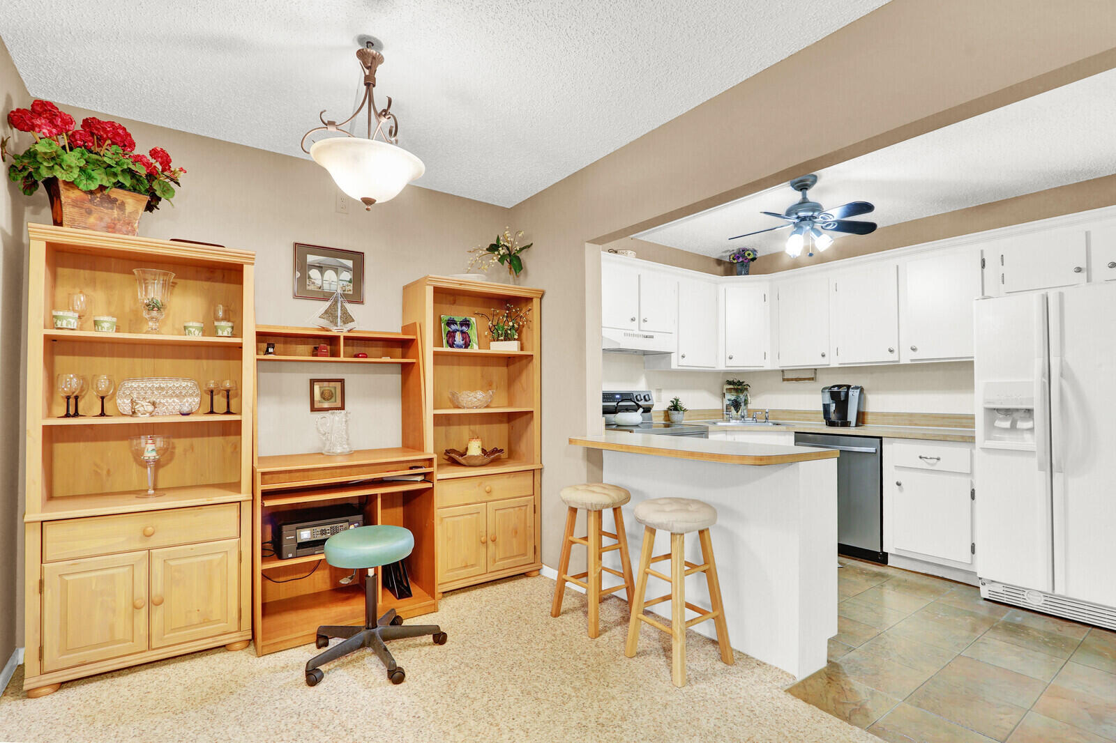 338 Knotty Pine Circle D-1 Property Photo 8