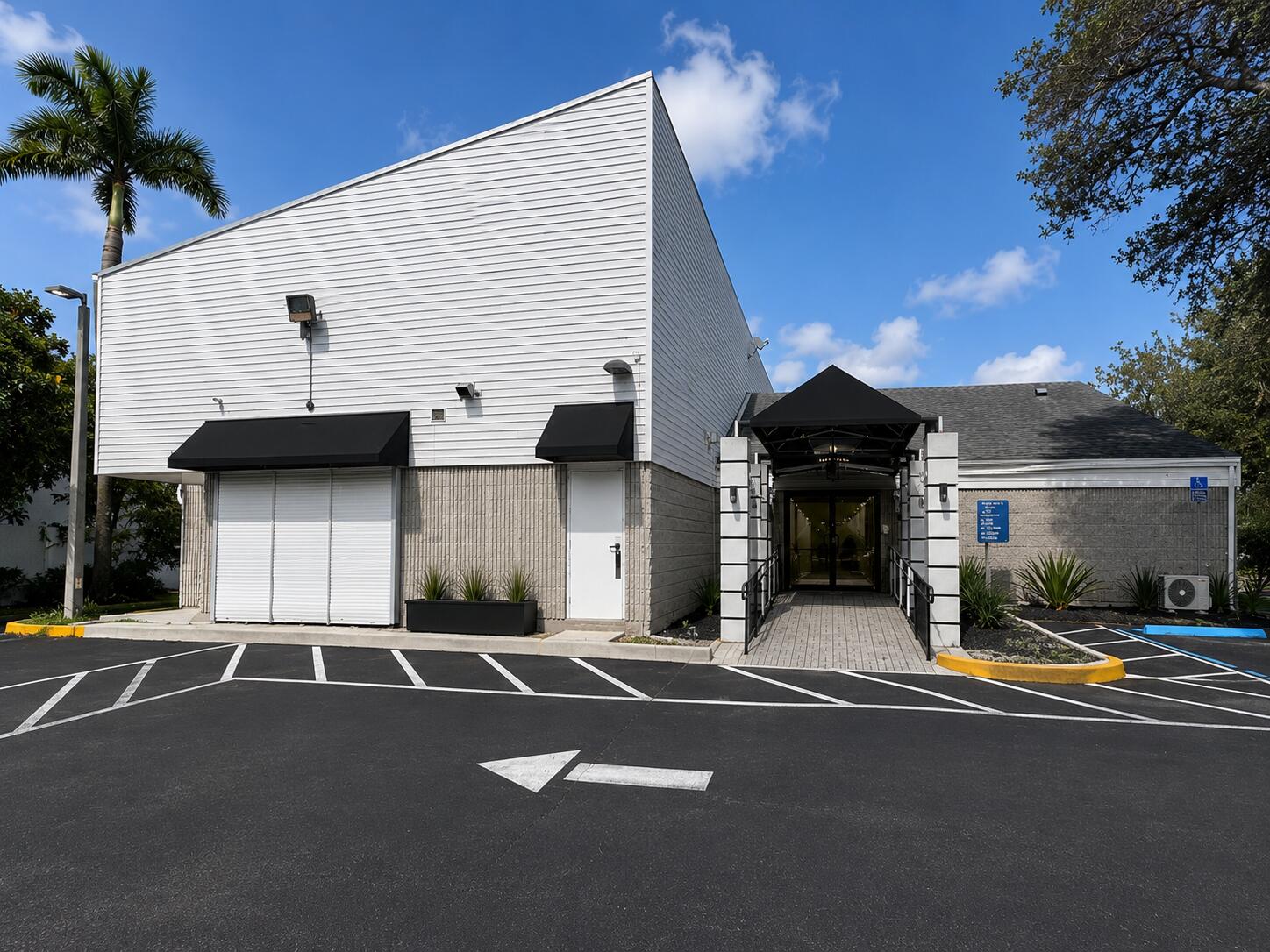 230 S Dixie Highway Property Photo 1