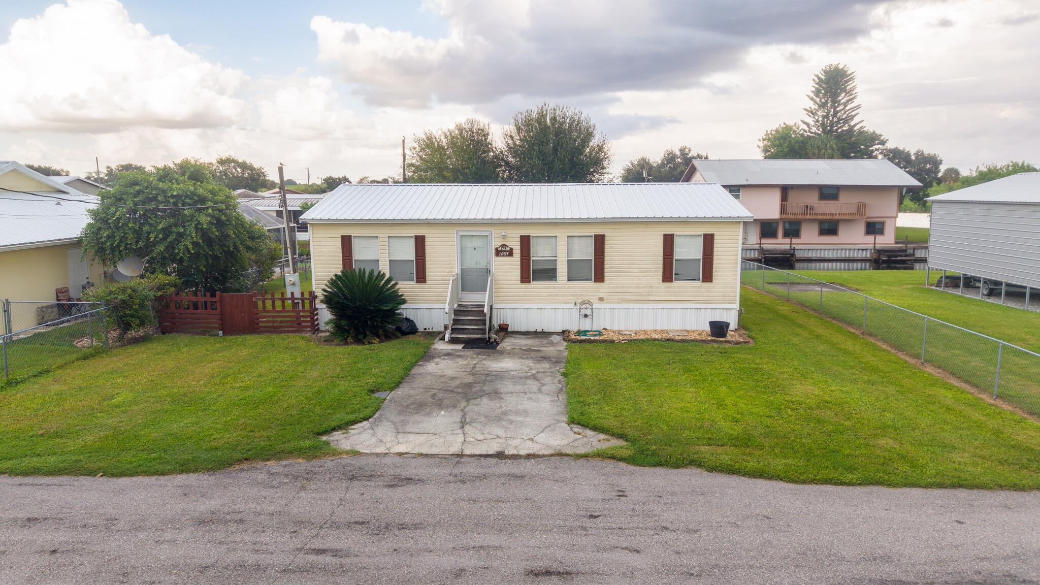 1057 Blue Heron Lane Property Photo 1
