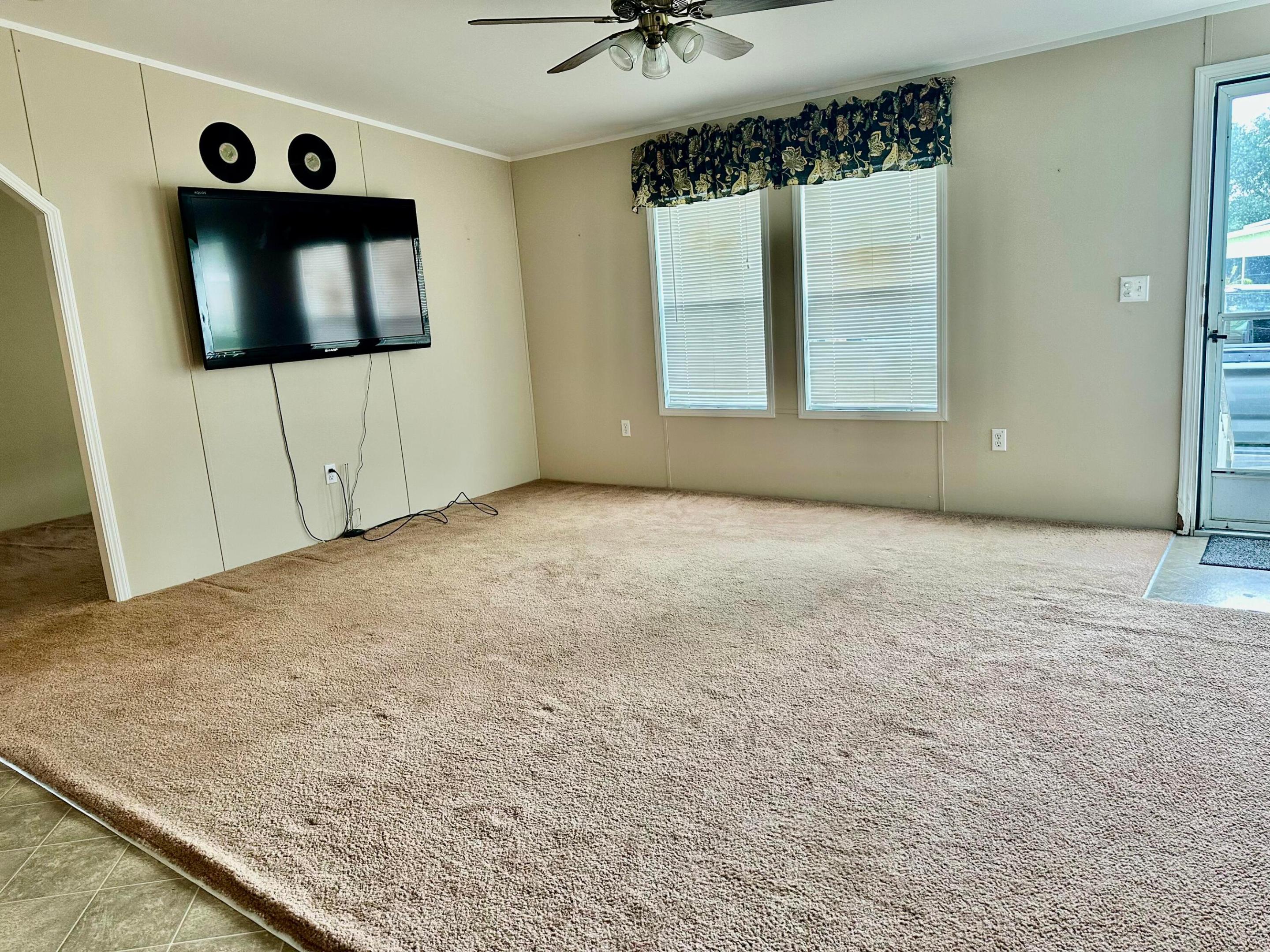 1057 Blue Heron Lane Property Photo 8