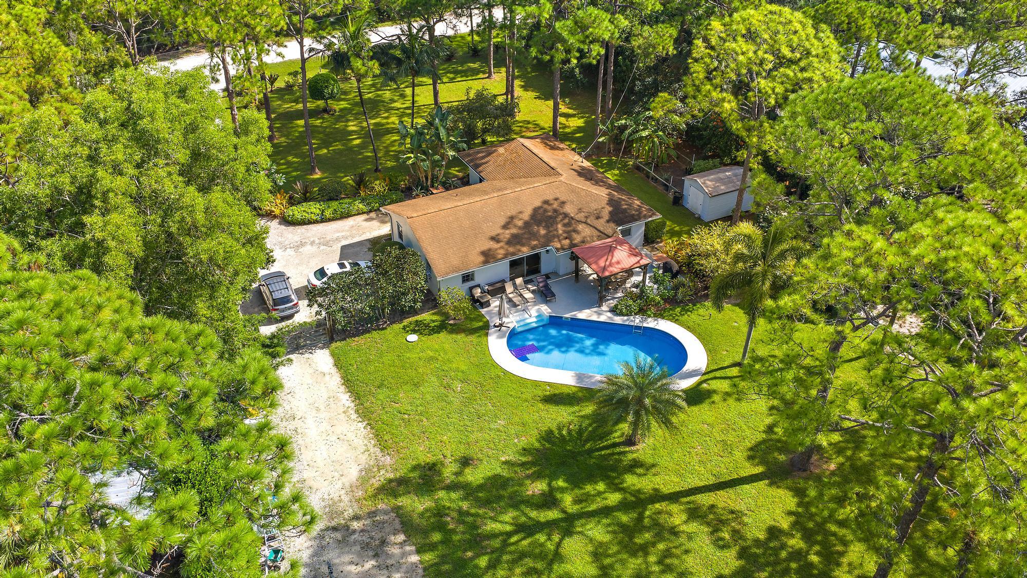 12078 165th Road N Property Photo 1