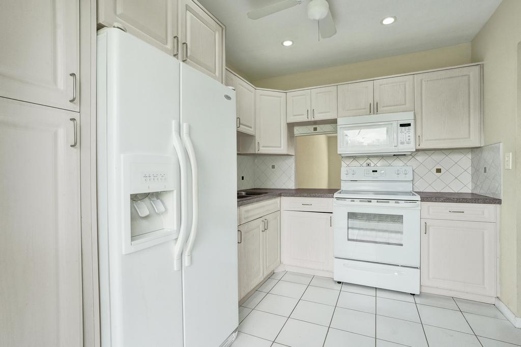 2200 Park Lane Unit 111 Property Photo 13