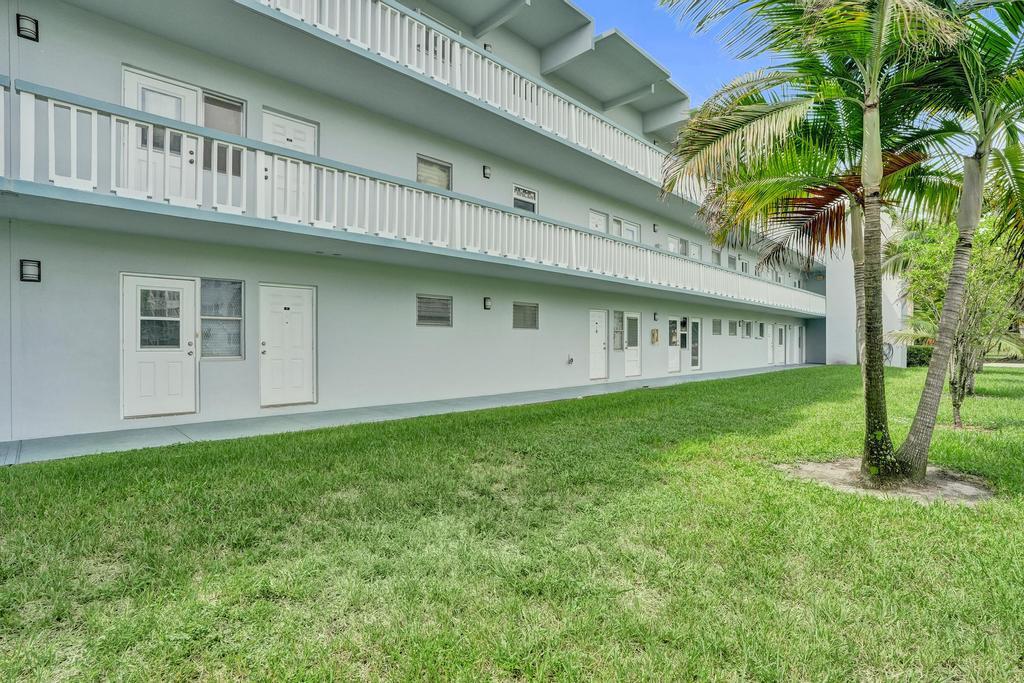 2200 Park Lane Unit 111 Property Photo 27