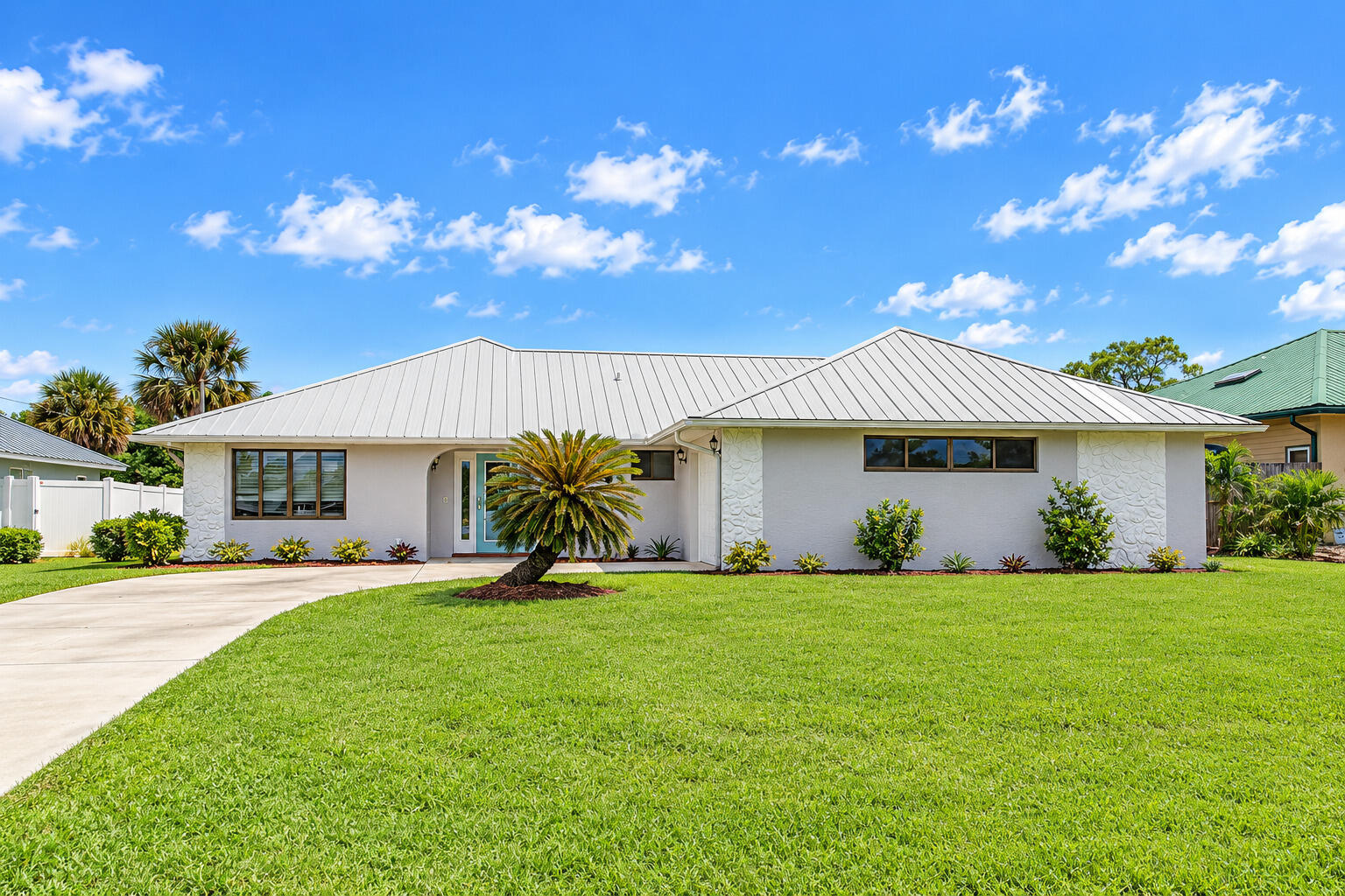 1309 SE Coral Reef Street Property Photo 1