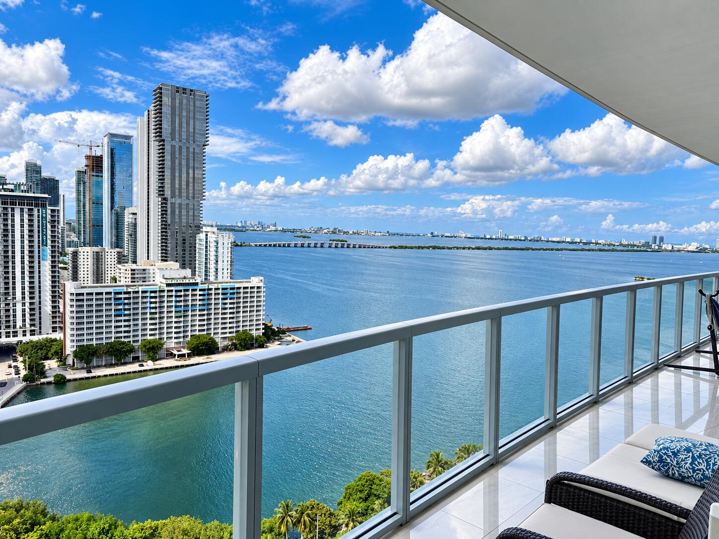1900 N Bayshore Drive 2604 Property Photo 1