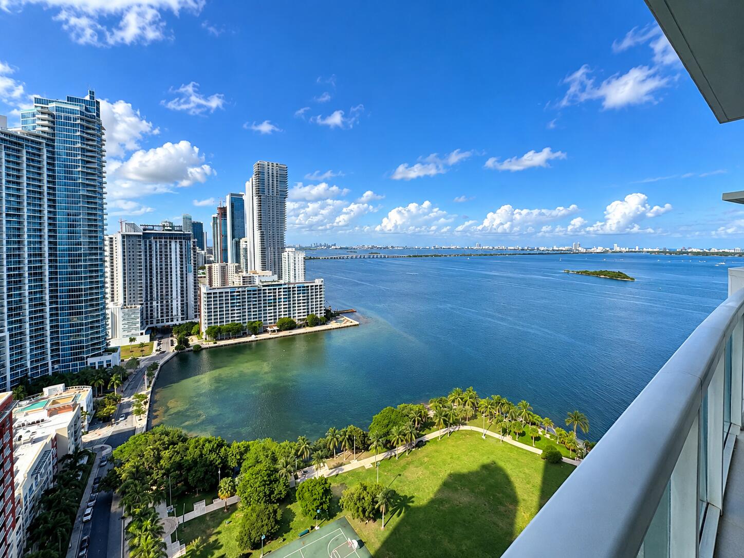 1900 N Bayshore Drive 2604 Property Photo 8