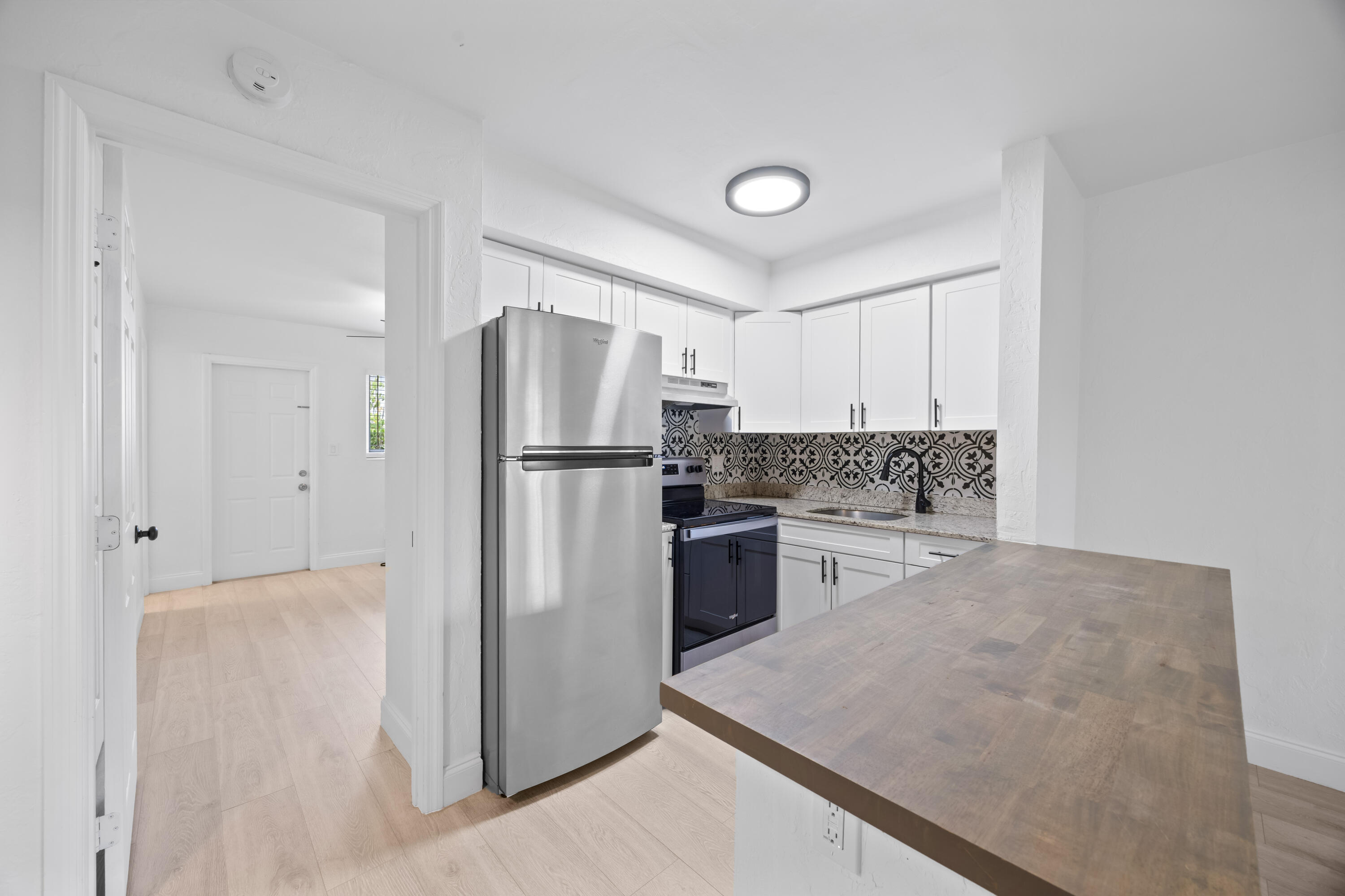 1125 Sw 15th Avenue Apt 2 Property Photo 3
