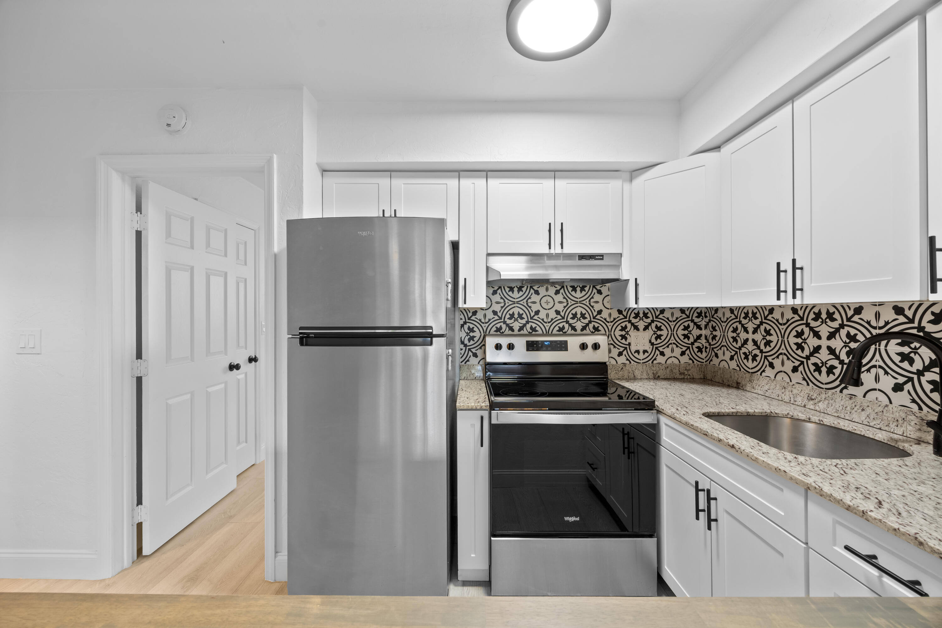 1125 Sw 15th Avenue Apt 2 Property Photo 4