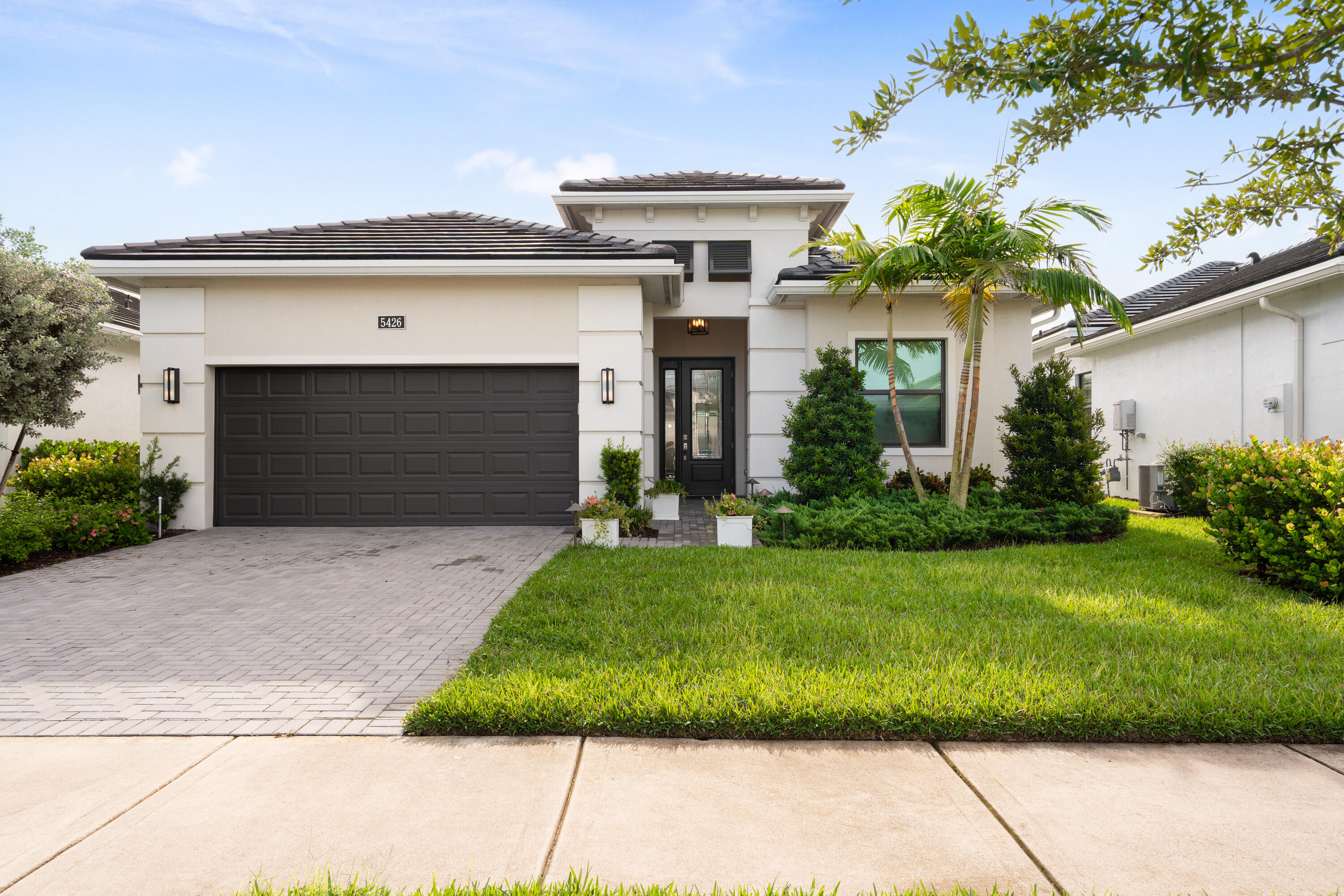 5426 Hutchinson Way Property Photo 1