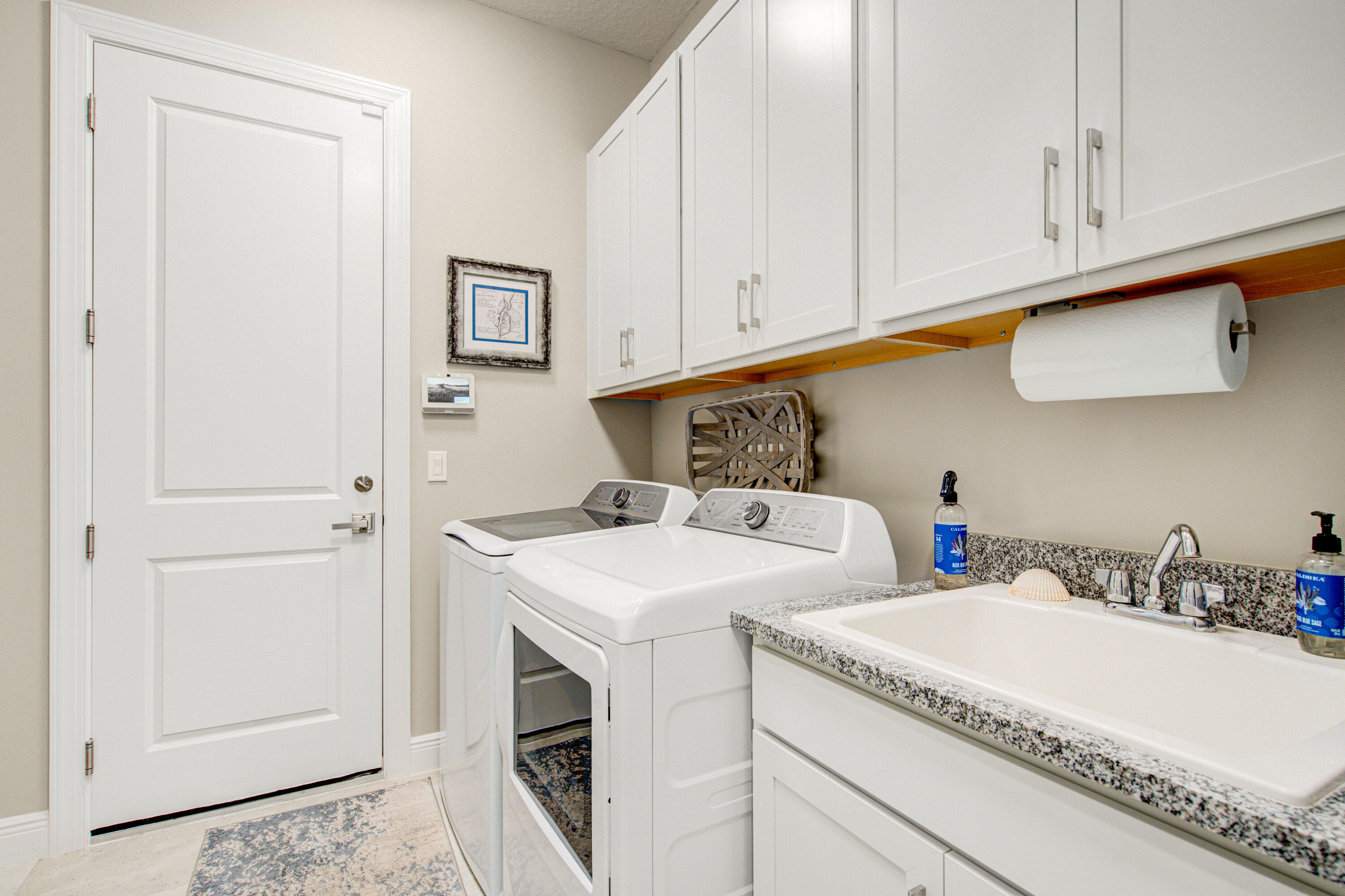 5426 Hutchinson Way Property Photo 23