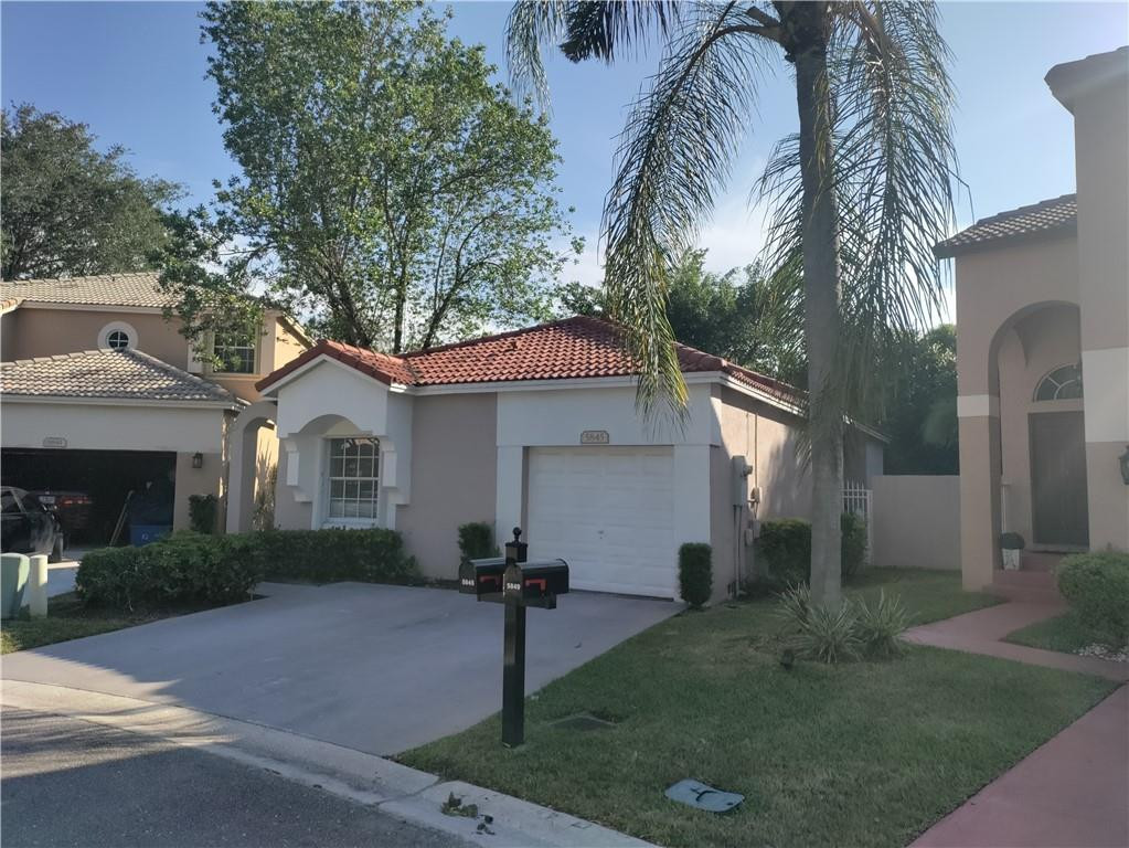 5845 Eagle Cay Circle Property Photo 1