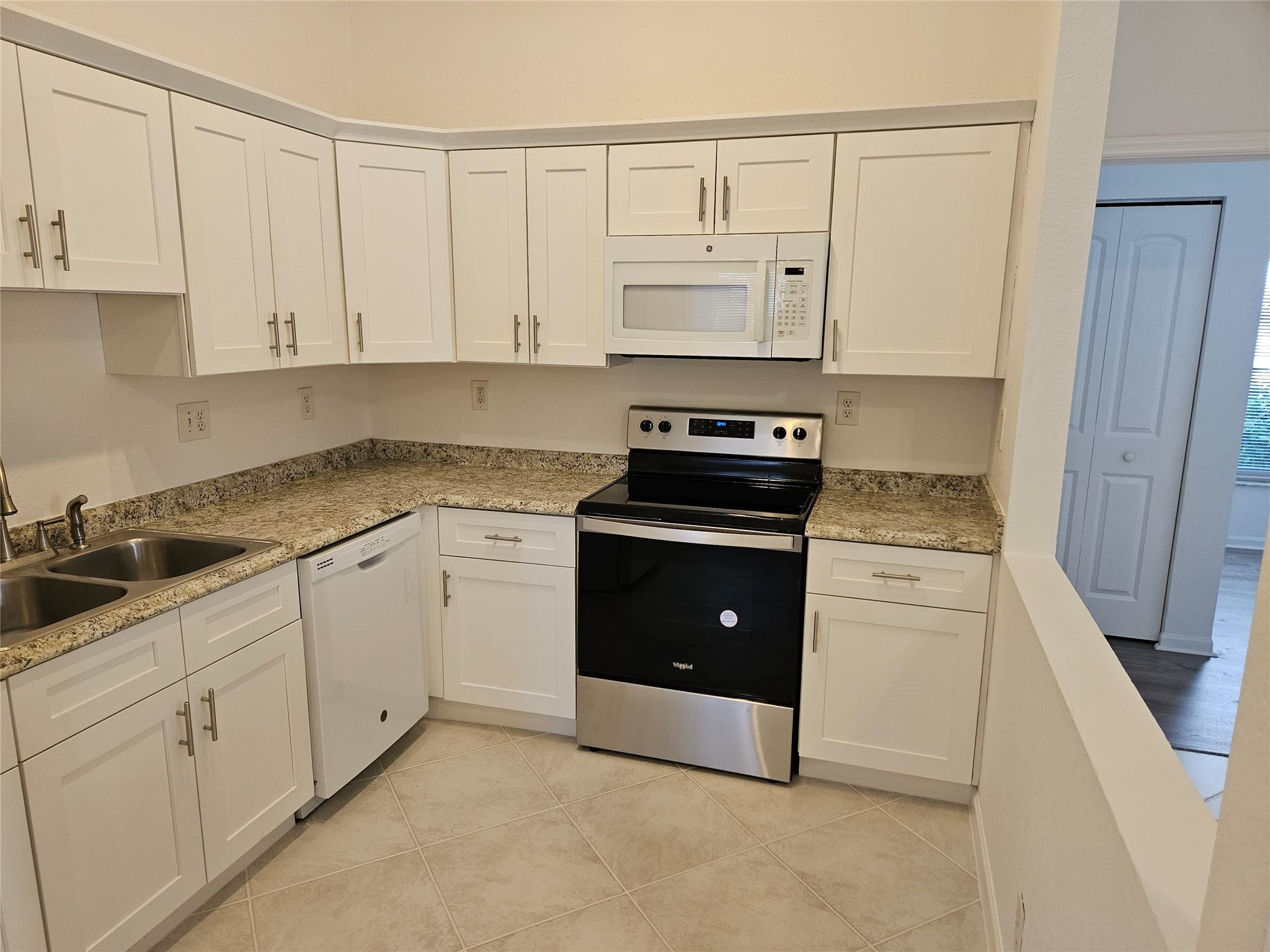5845 Eagle Cay Circle Property Photo 13