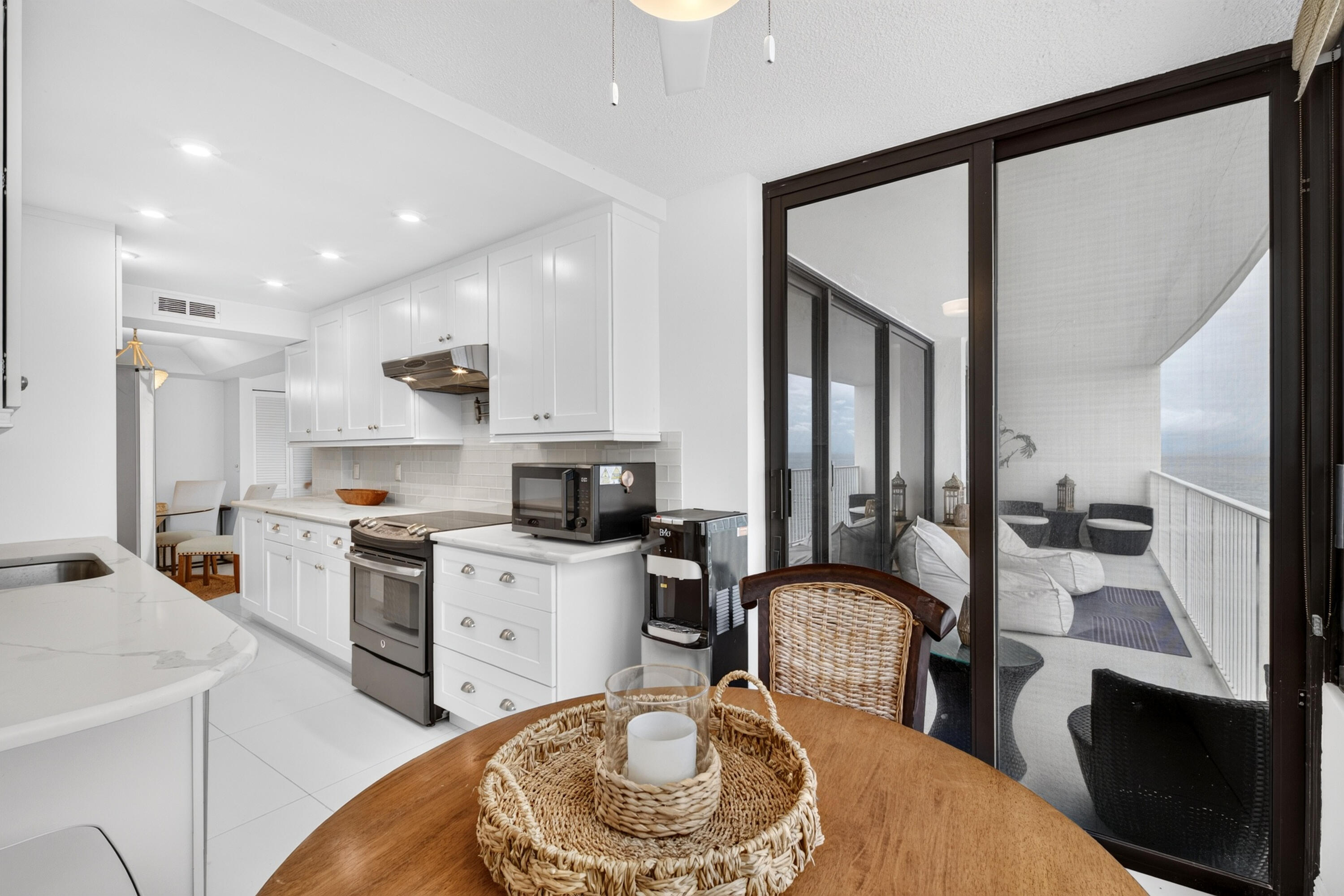 3590 S Ocean Boulevard 807 Property Photo 18