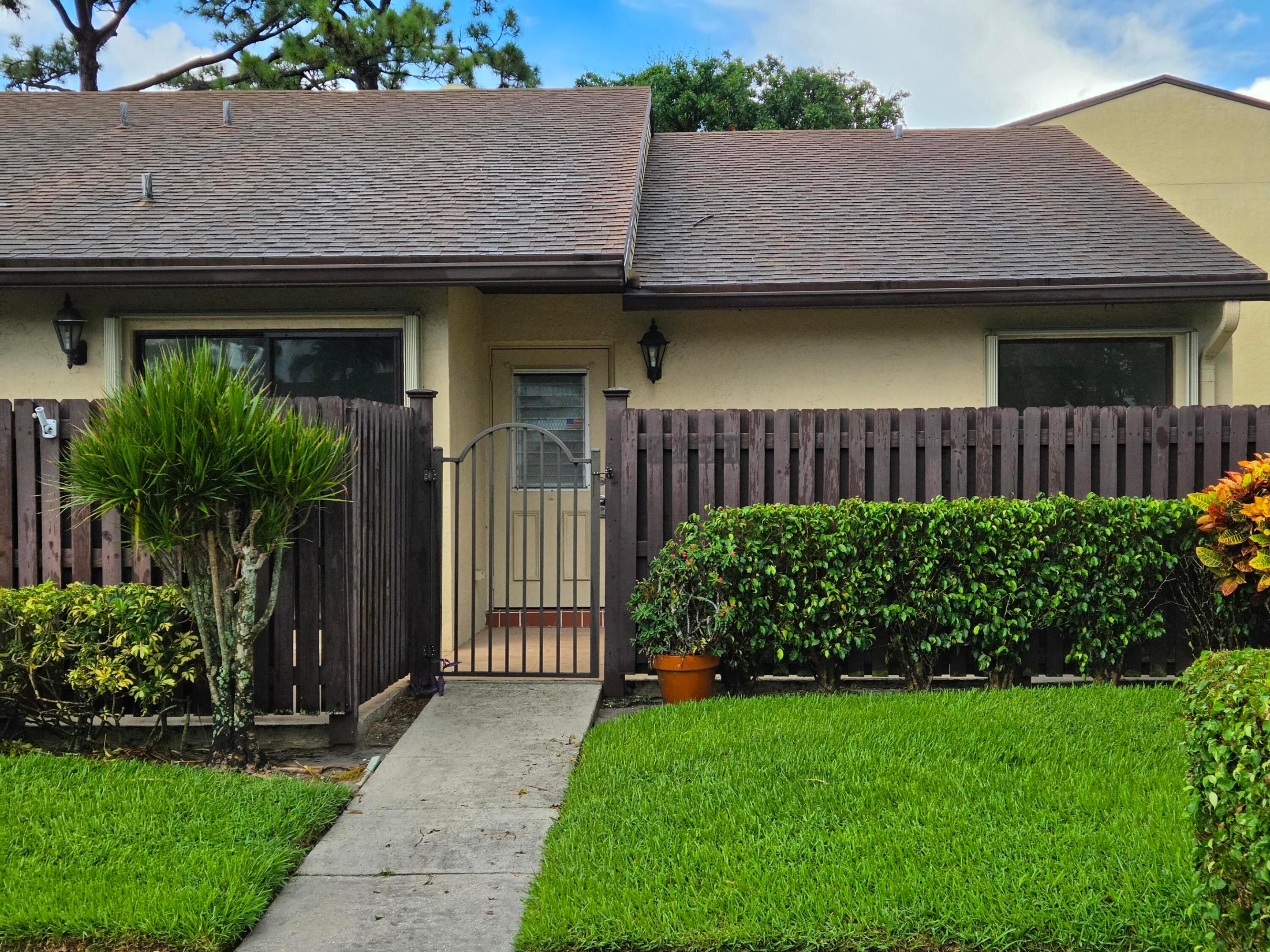 625 Sea Pine Way H Property Photo 1