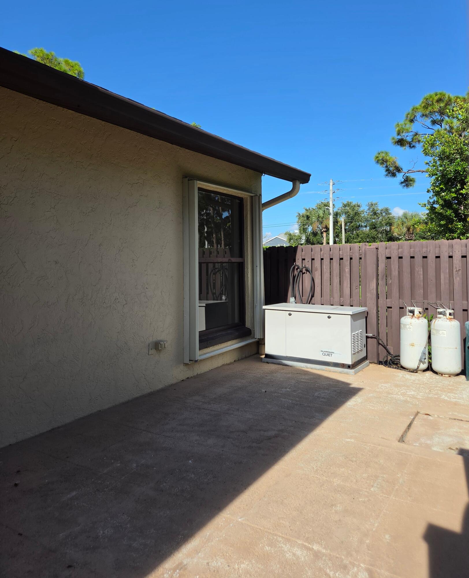 625 Sea Pine Way H Property Photo 4