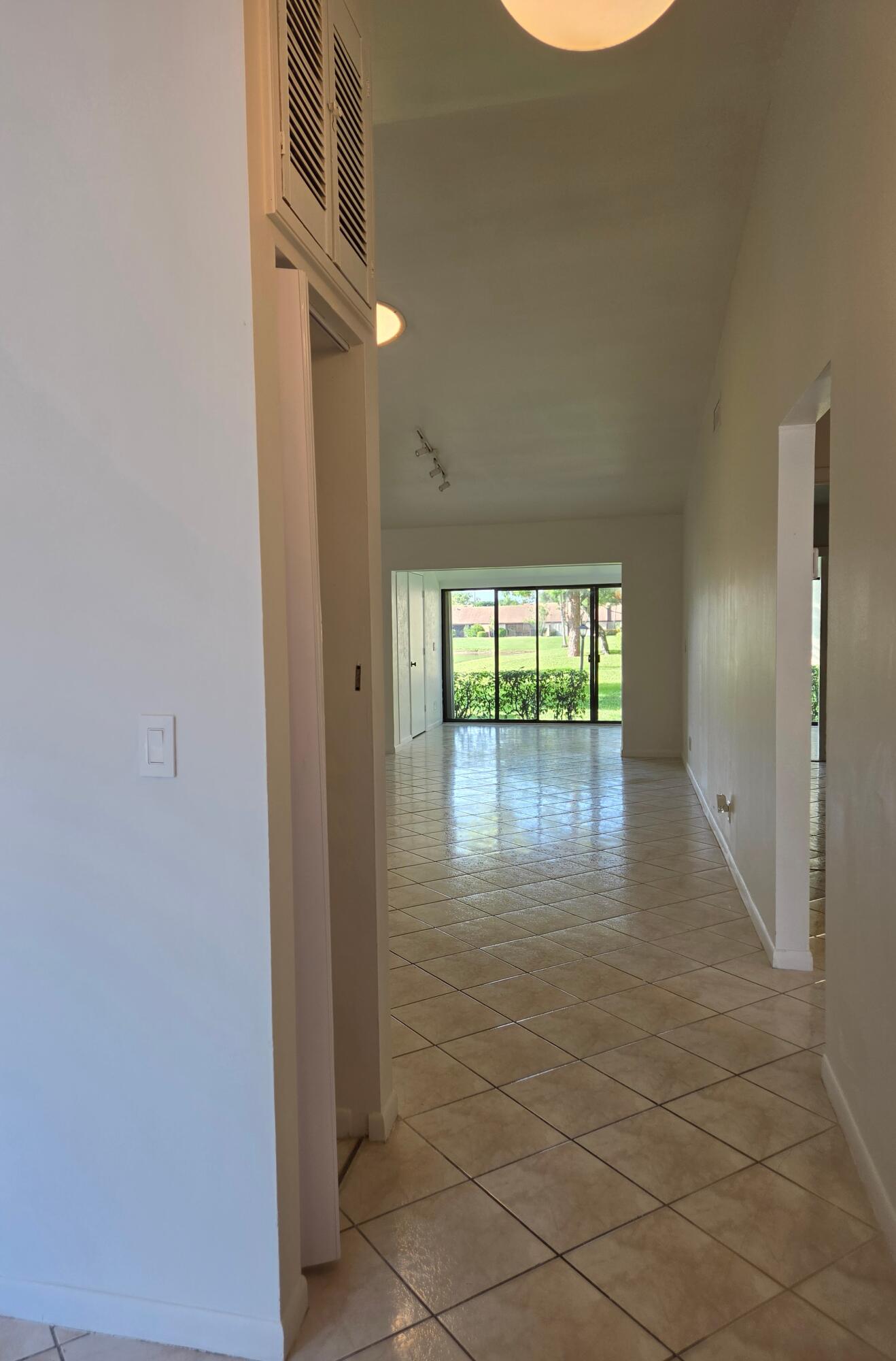 625 Sea Pine Way H Property Photo 7