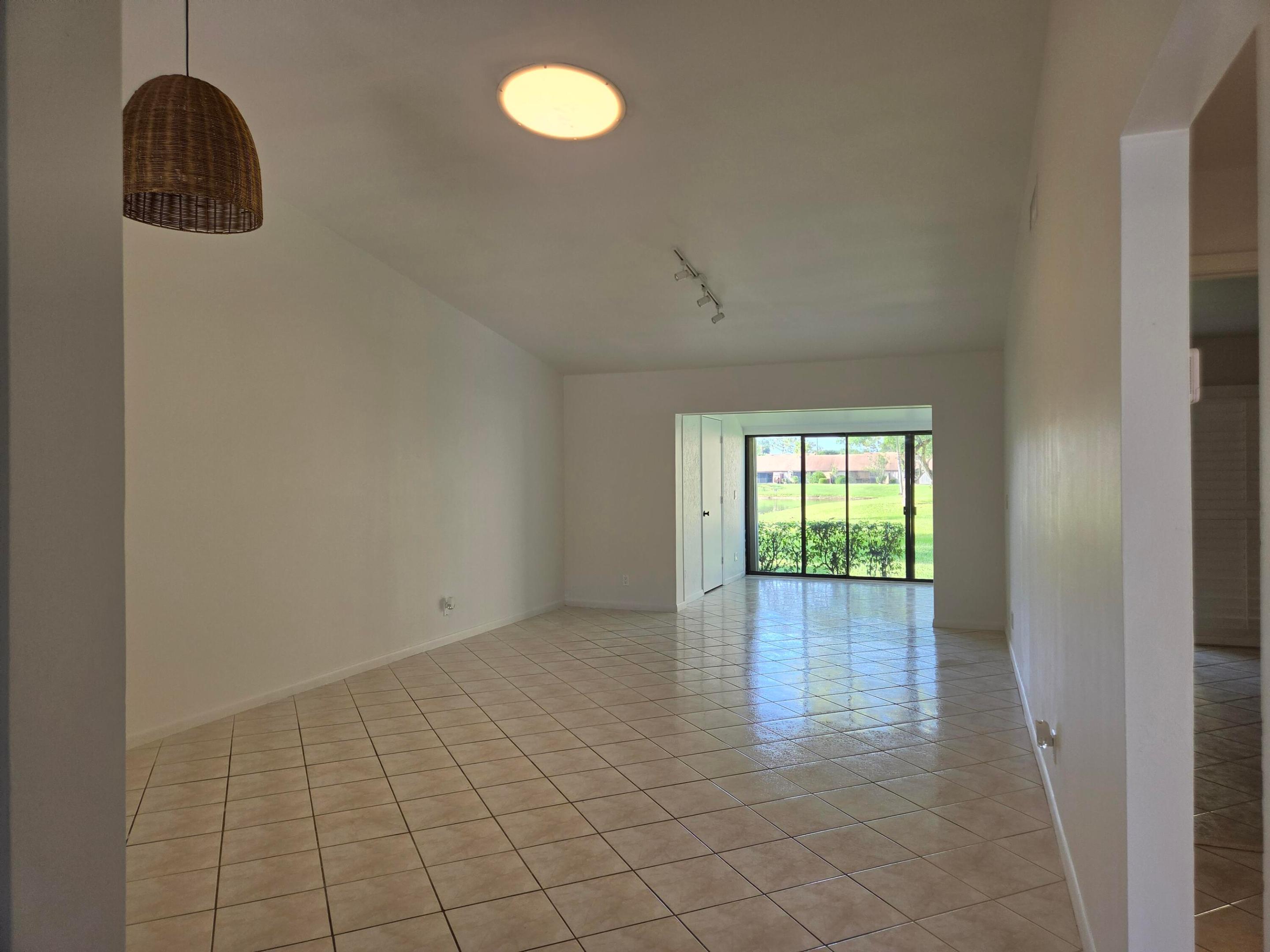 625 Sea Pine Way H Property Photo 10