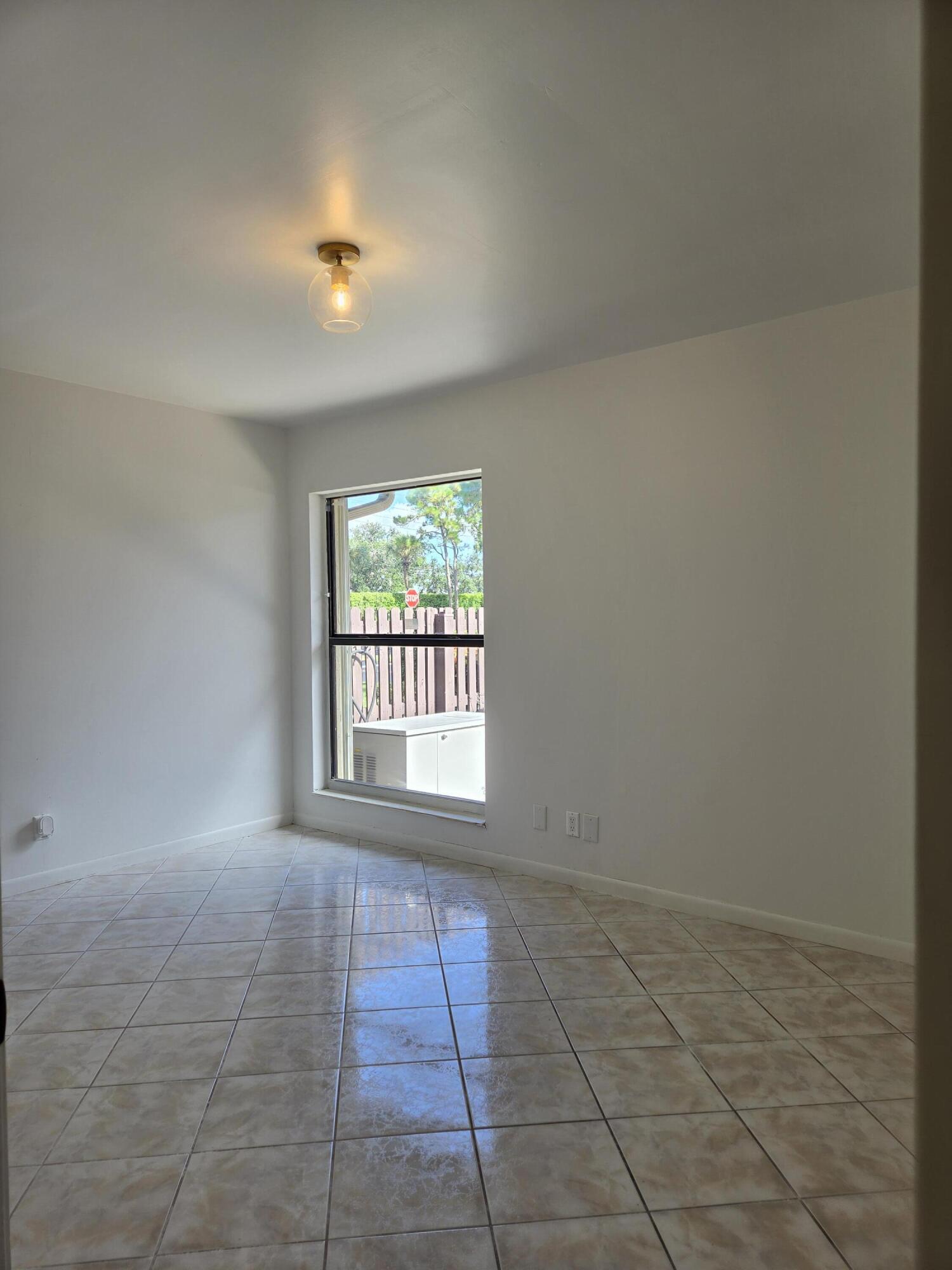 625 Sea Pine Way H Property Photo 23