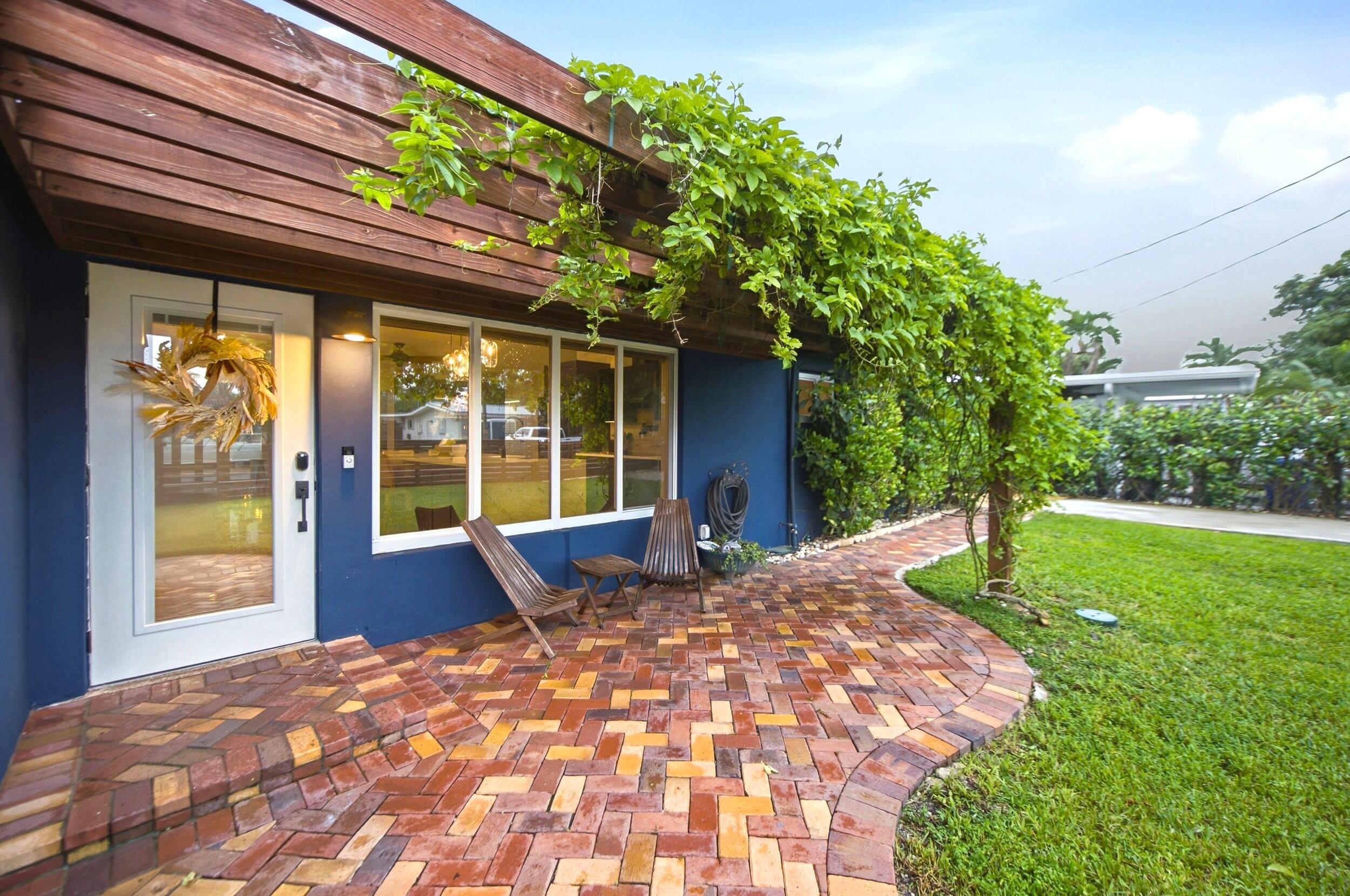 2496 Bimini Lane Property Photo 4