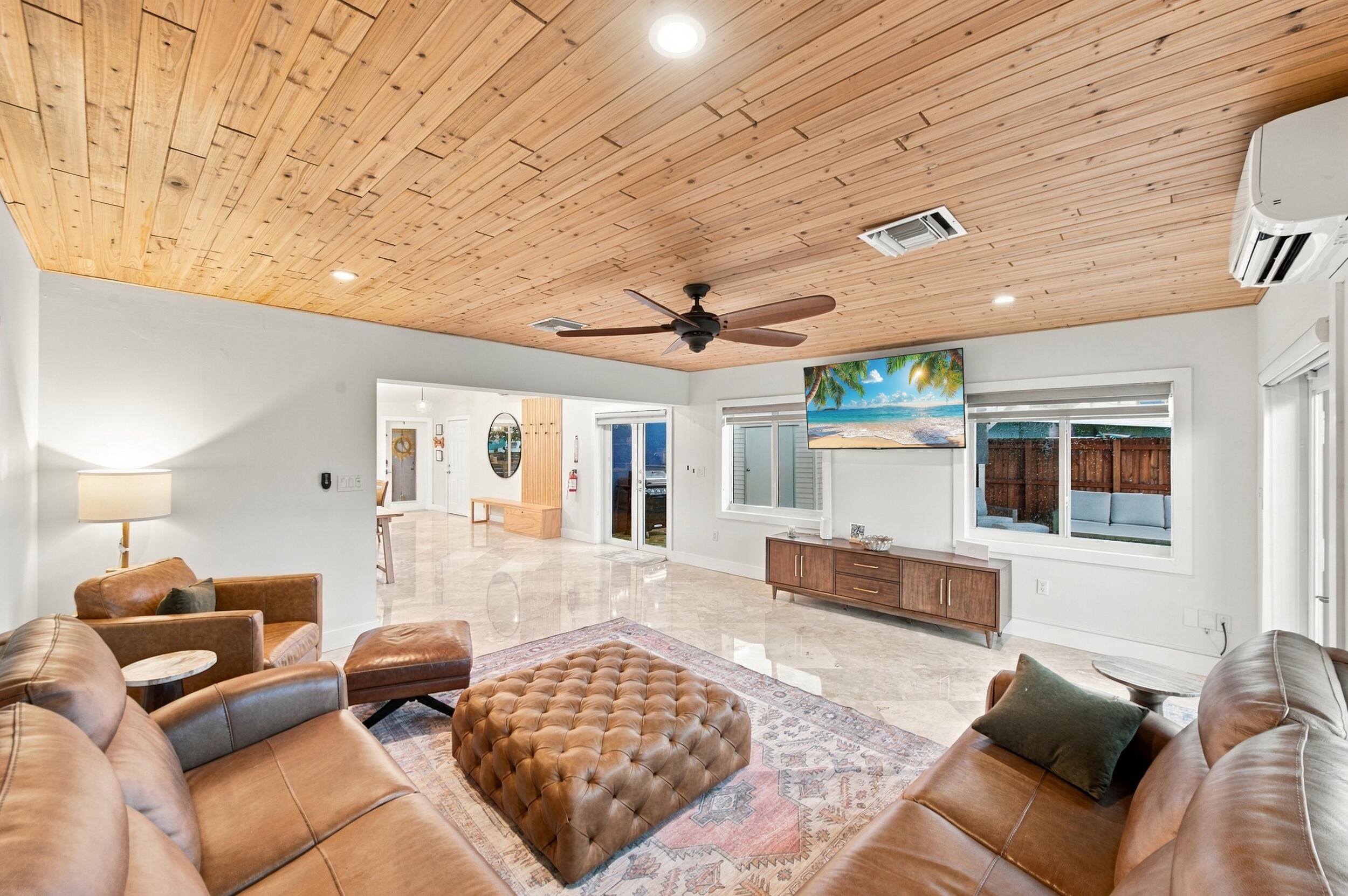 2496 Bimini Lane Property Photo 8