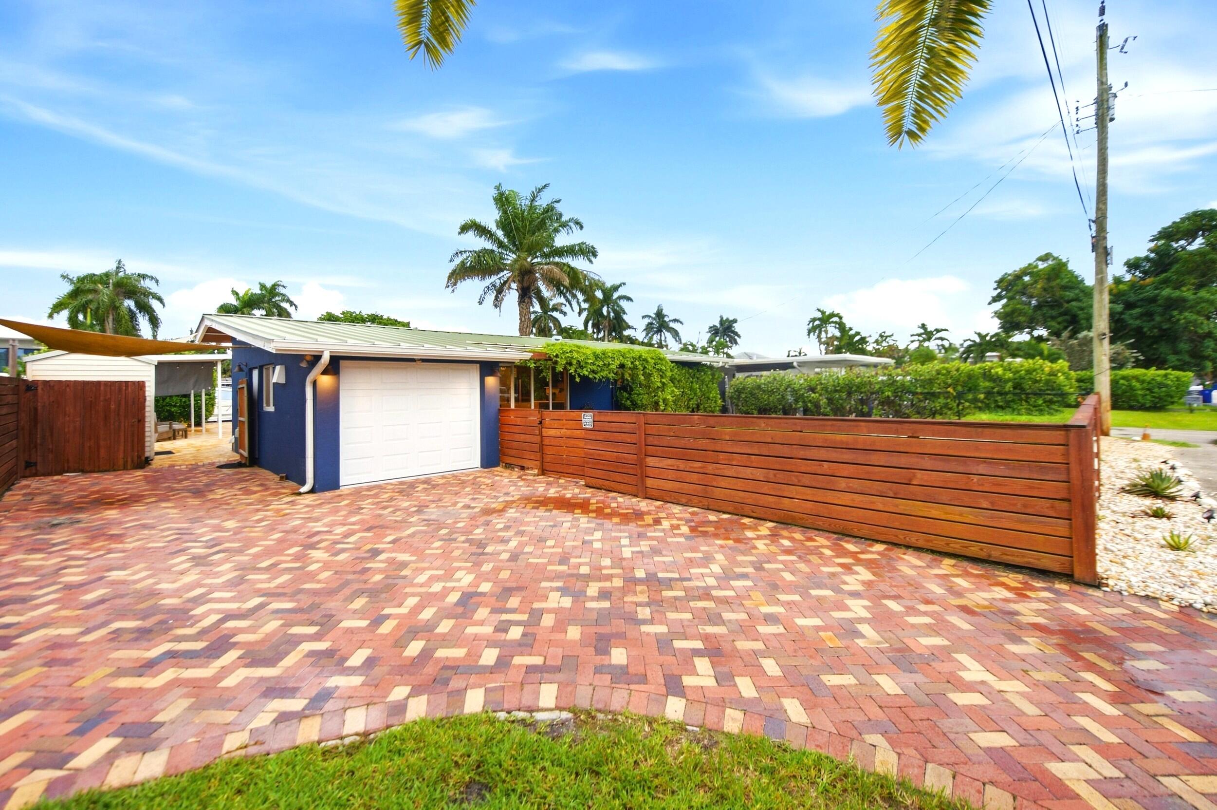 2496 Bimini Lane Property Photo 9