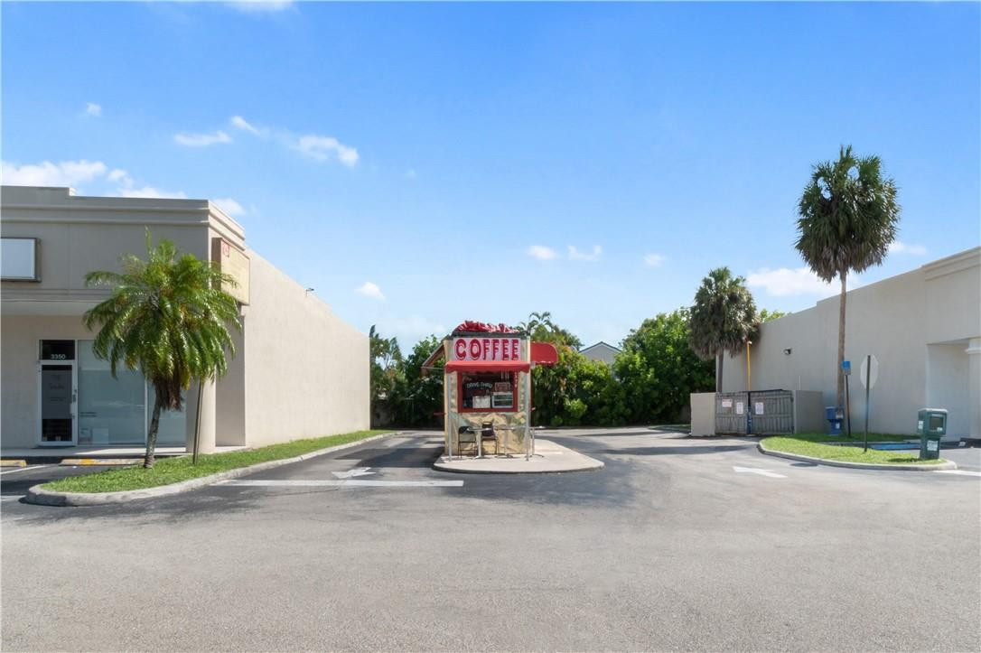 3370 Griffin Road Property Photo 4