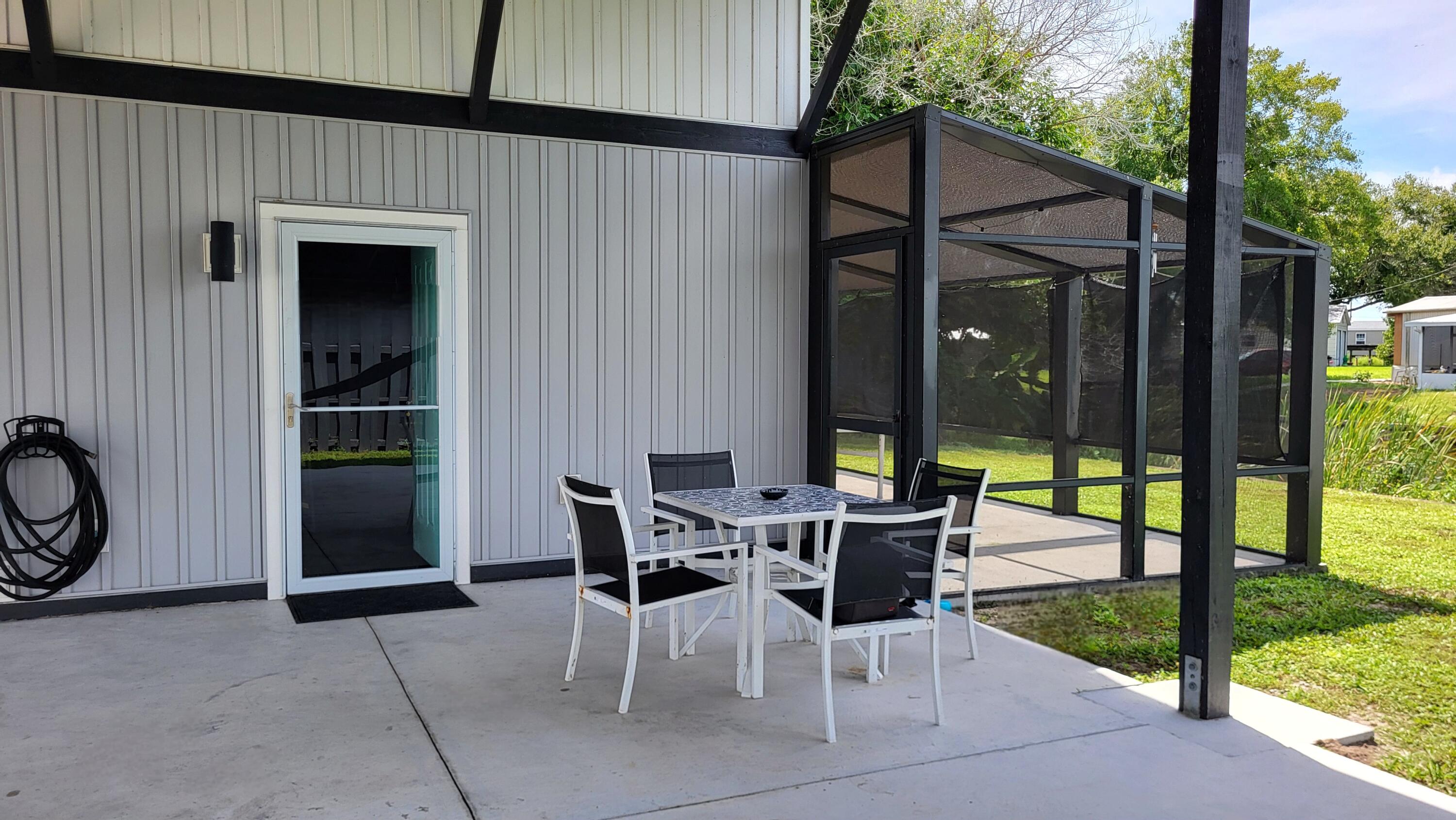 1052 10th Street Property Photo 4