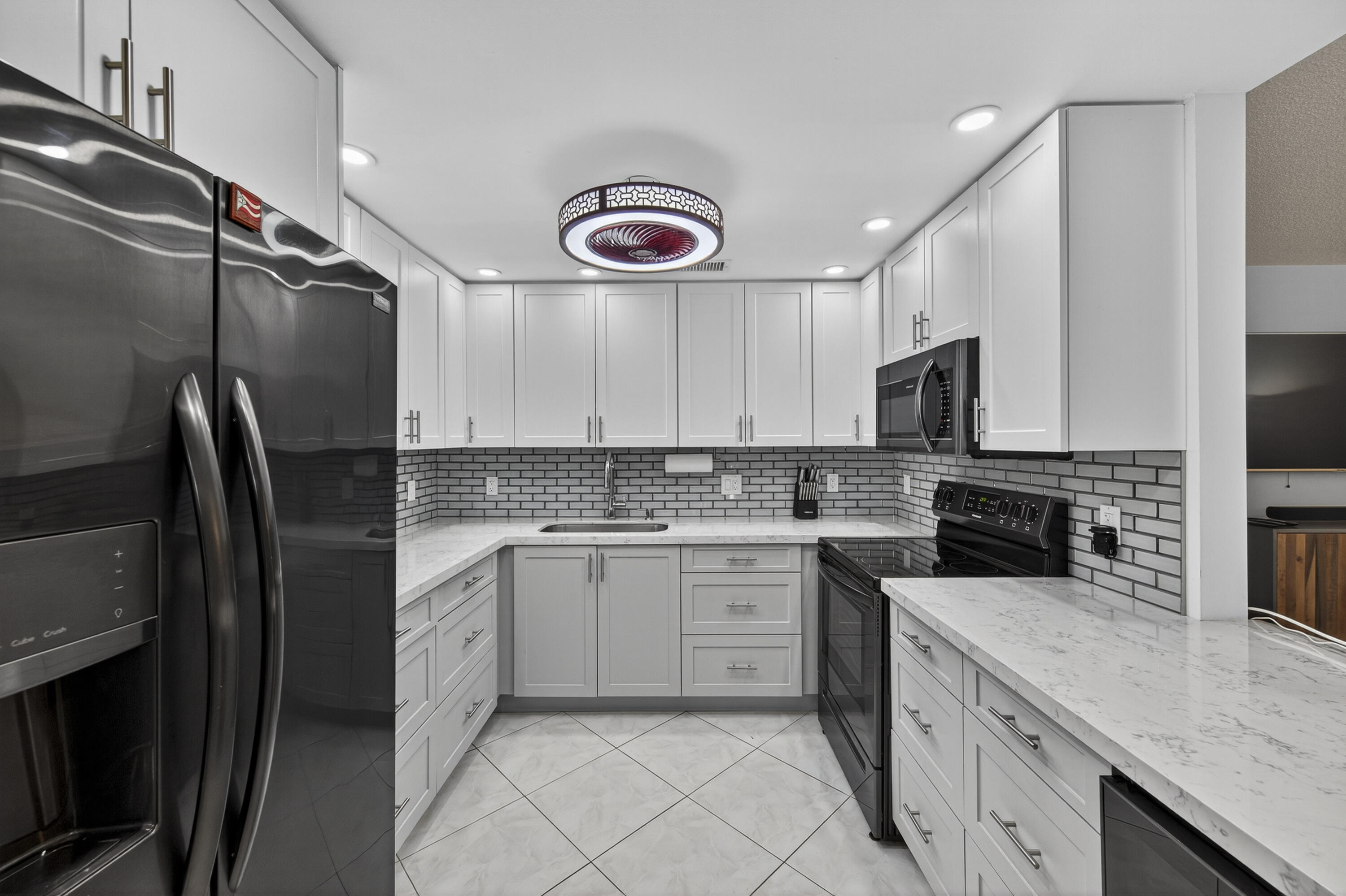1904 Bermuda Circle D1 Property Photo 8