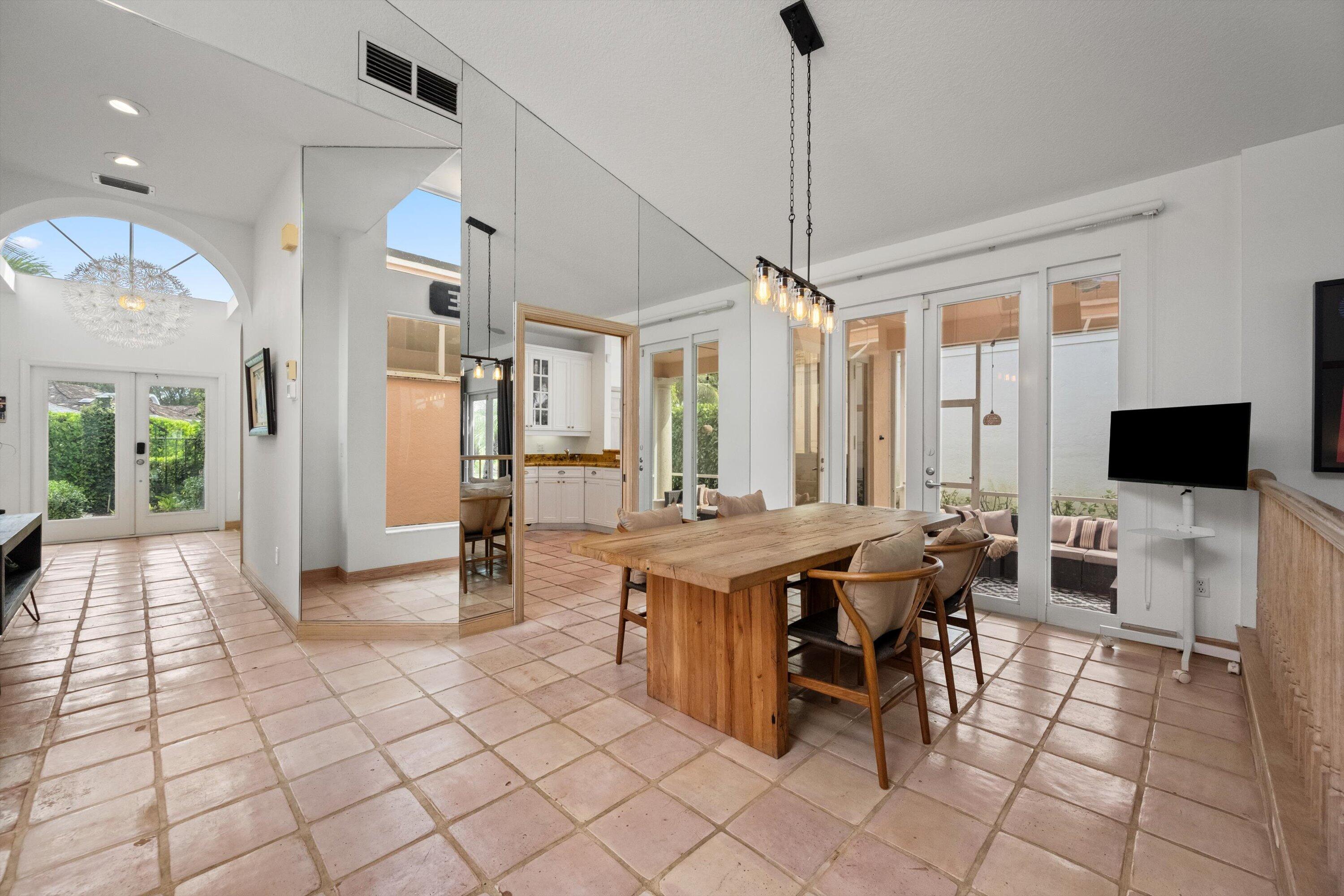 2443 Muir Circle Property Photo 16