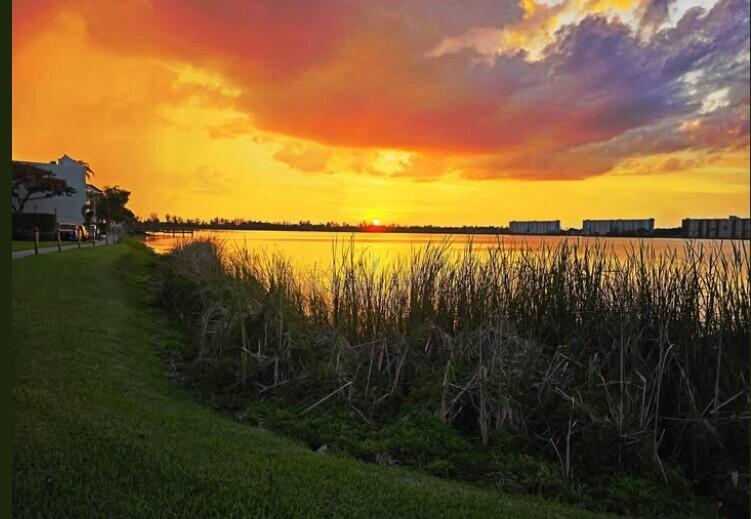 106 Lake Emerald Drive Apt 114