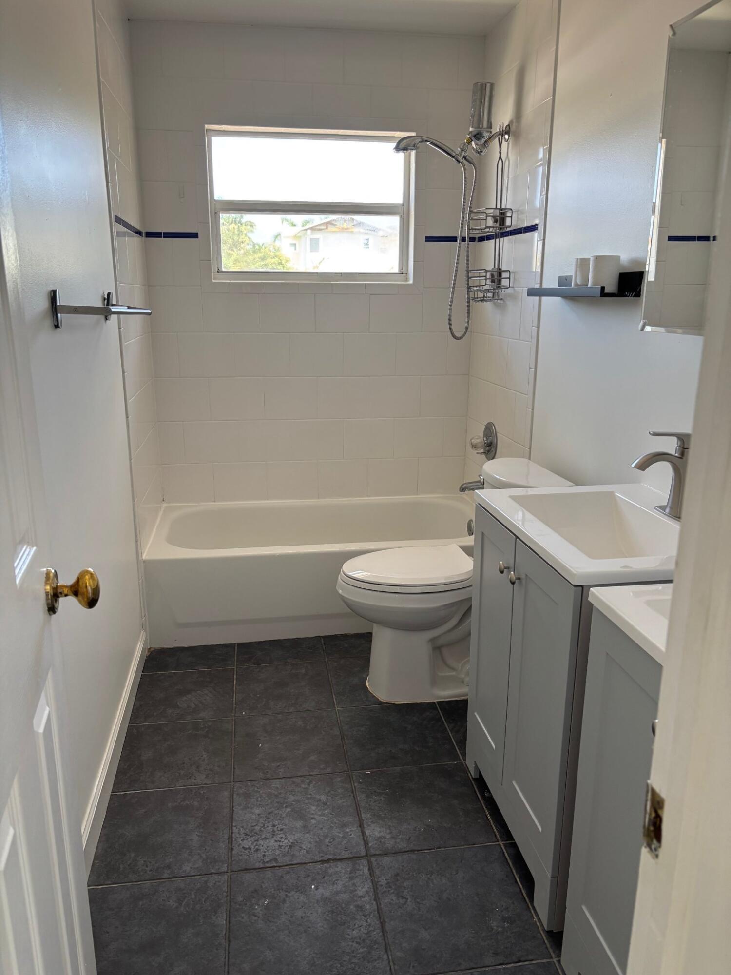 1637 Ne 5th Street 2 Property Photo 13