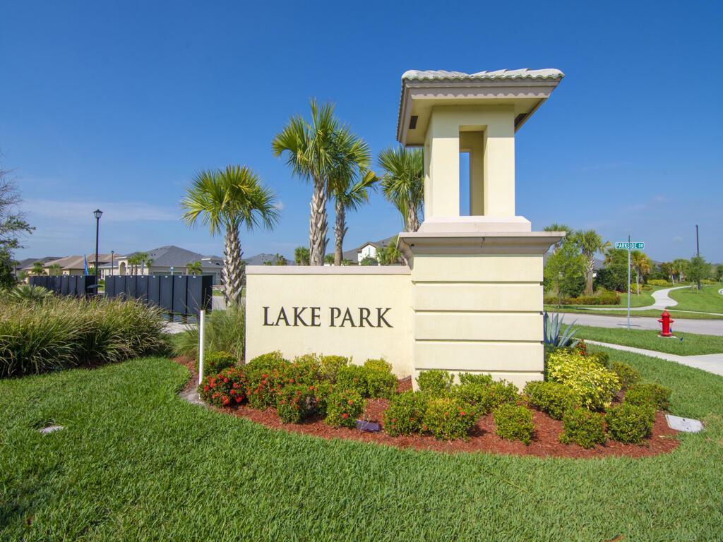 11484 Sw Lake Park Drive Property Photo 2