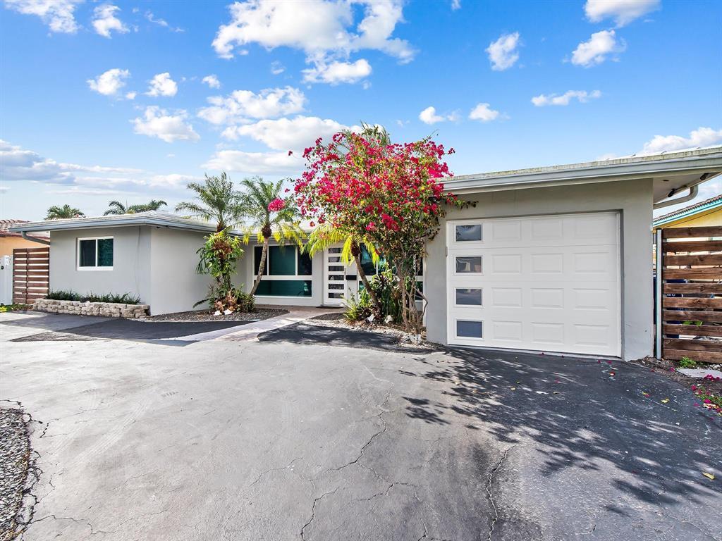 300 SE 10TH Street