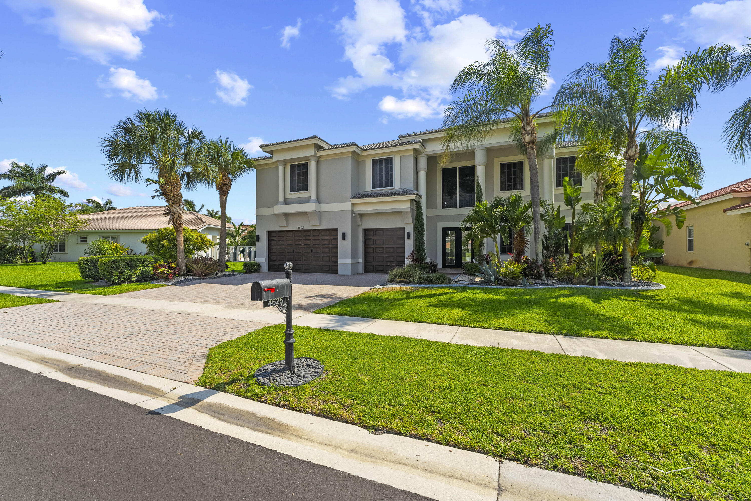 4625 N ISLAND REEF Drive N Property Photo 1