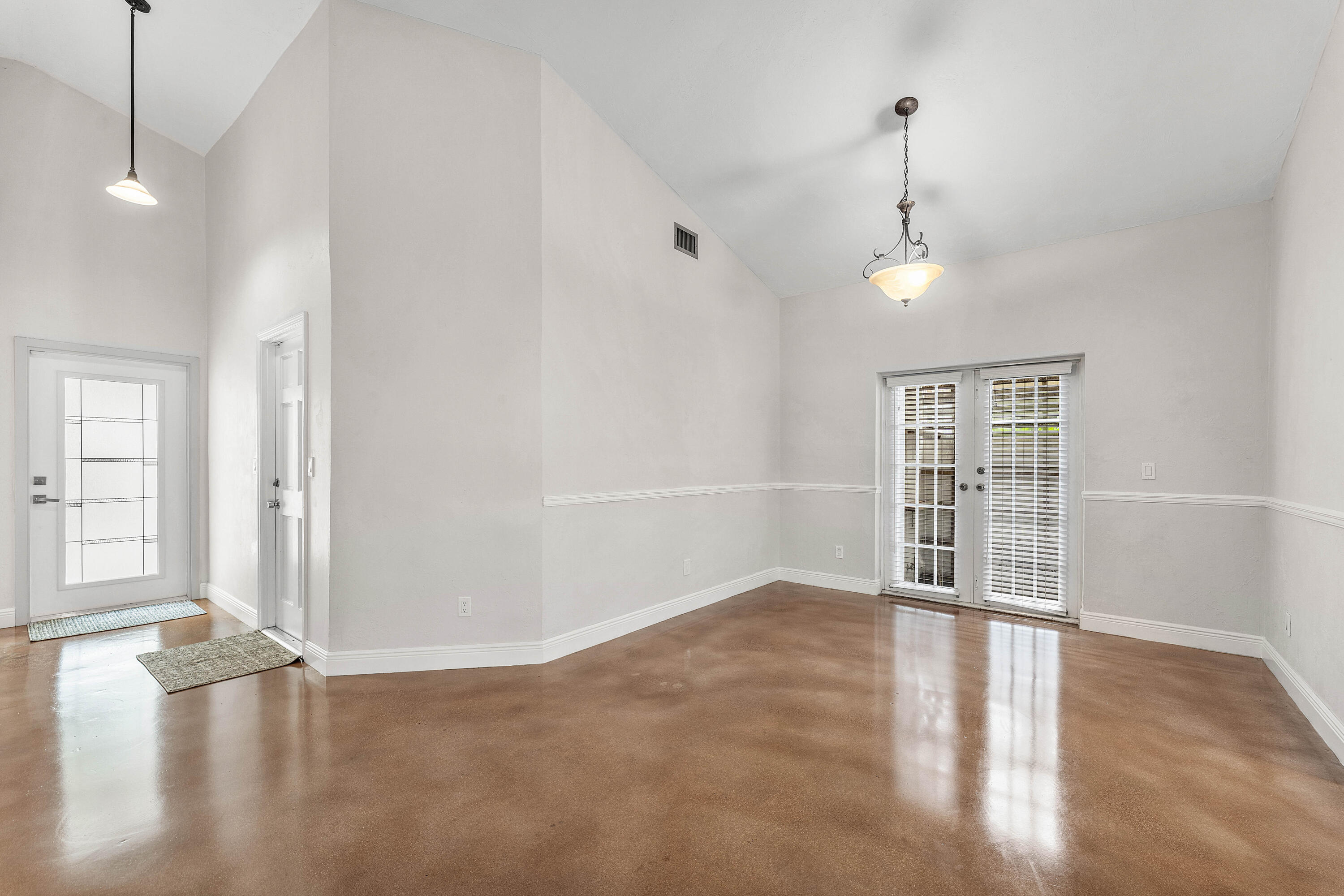 3145 W Quayside Drive Property Photo 3