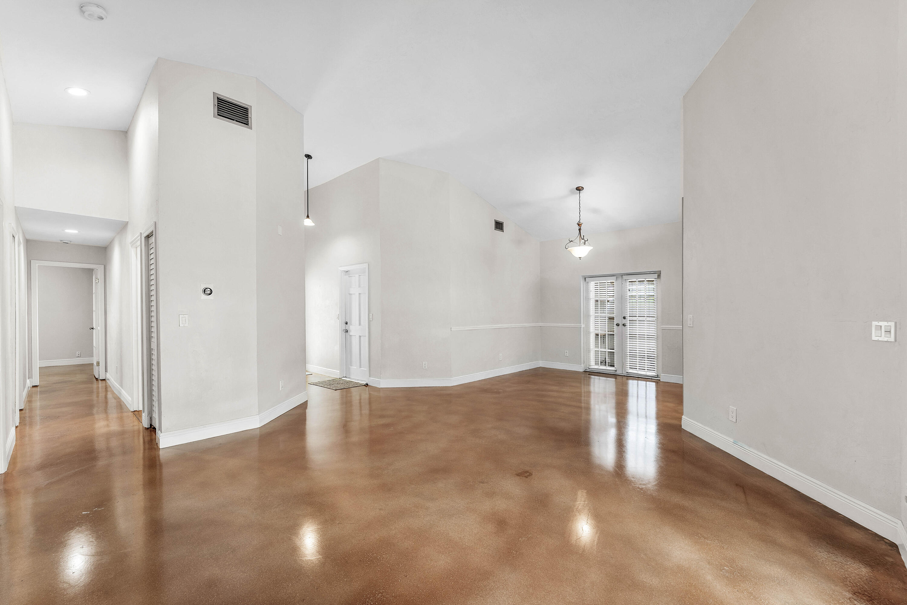 3145 W Quayside Drive Property Photo 4