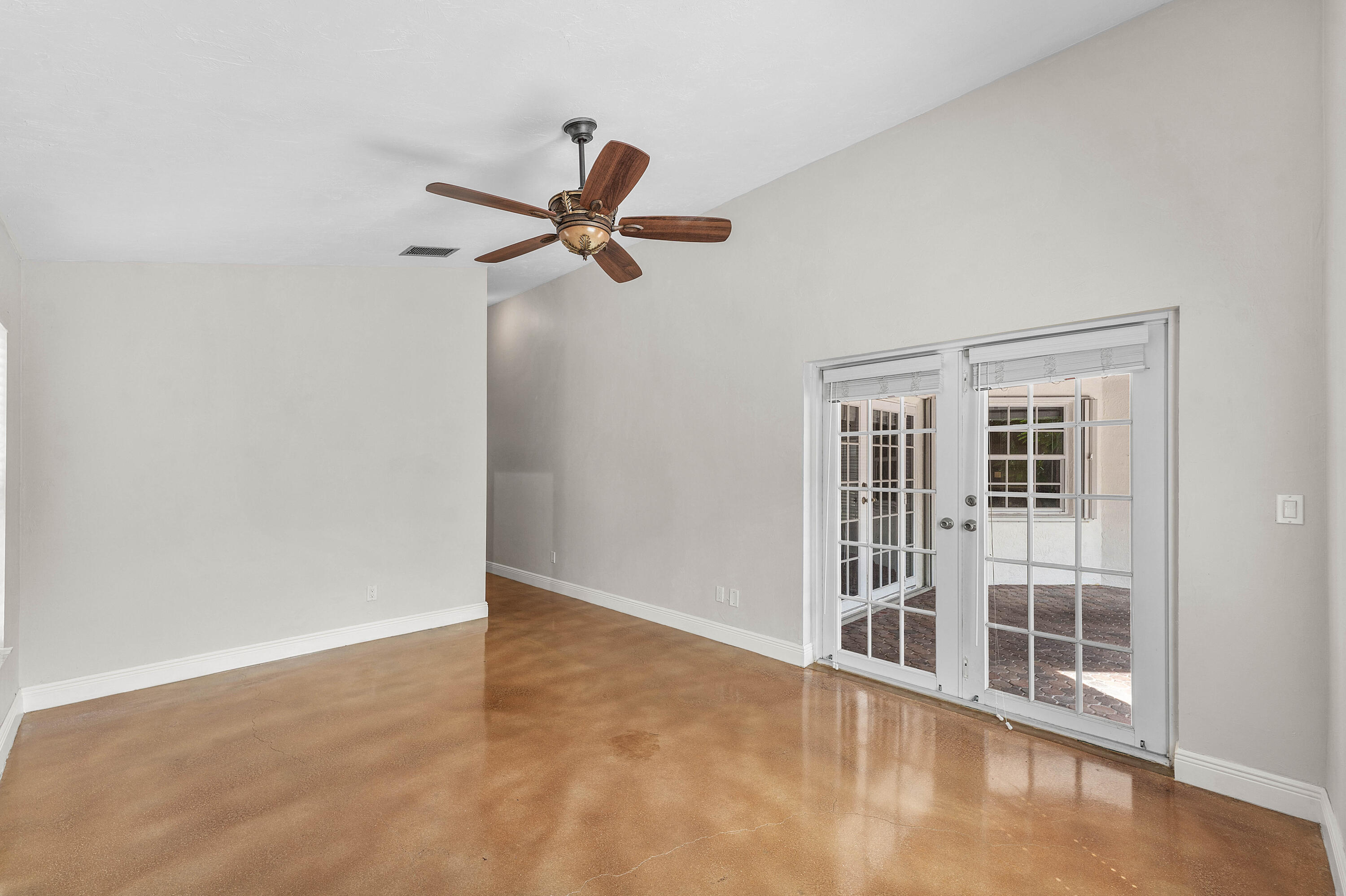3145 W Quayside Drive Property Photo 15