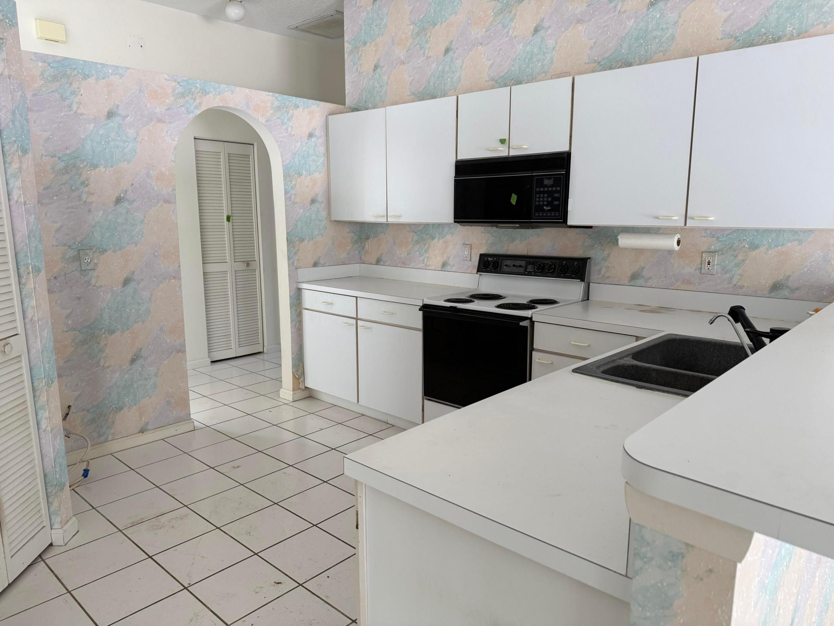 13783 Callington Drive Property Photo 2