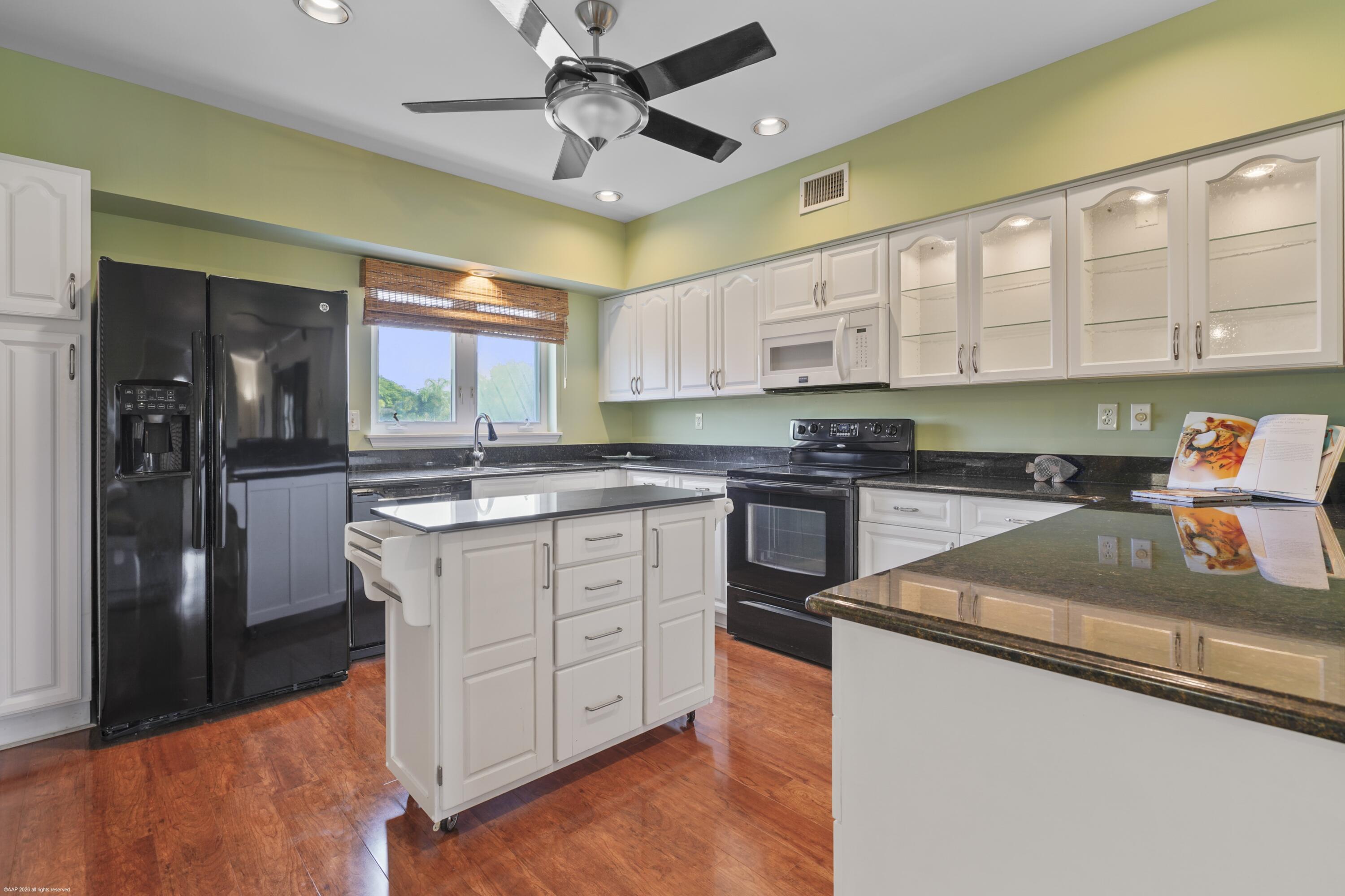 5085 Harmony Circle 201 Property Photo 7