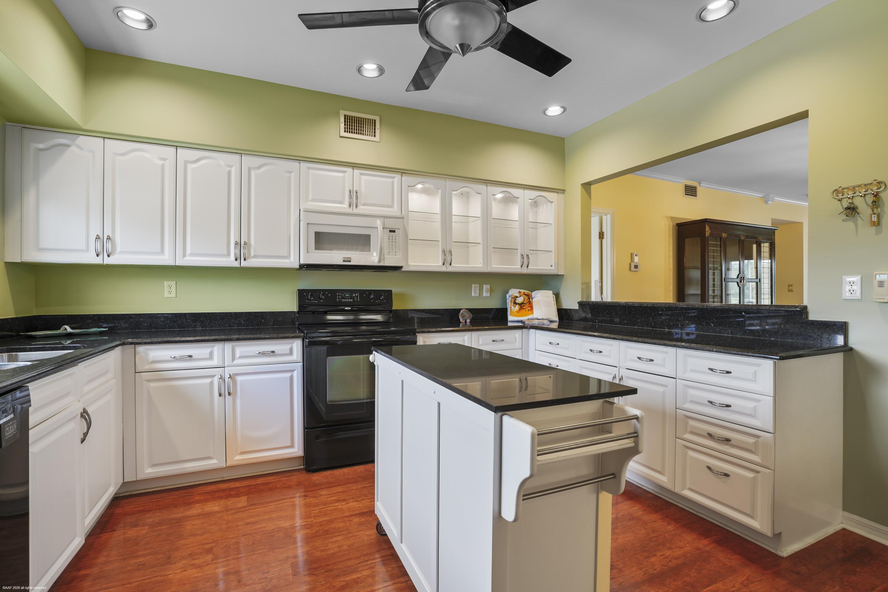 5085 Harmony Circle 201 Property Photo 8