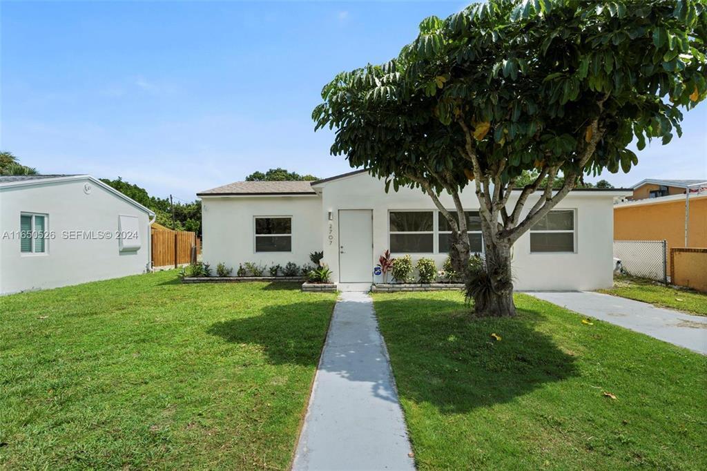 2707 ADAMS Street . Property Photo 1