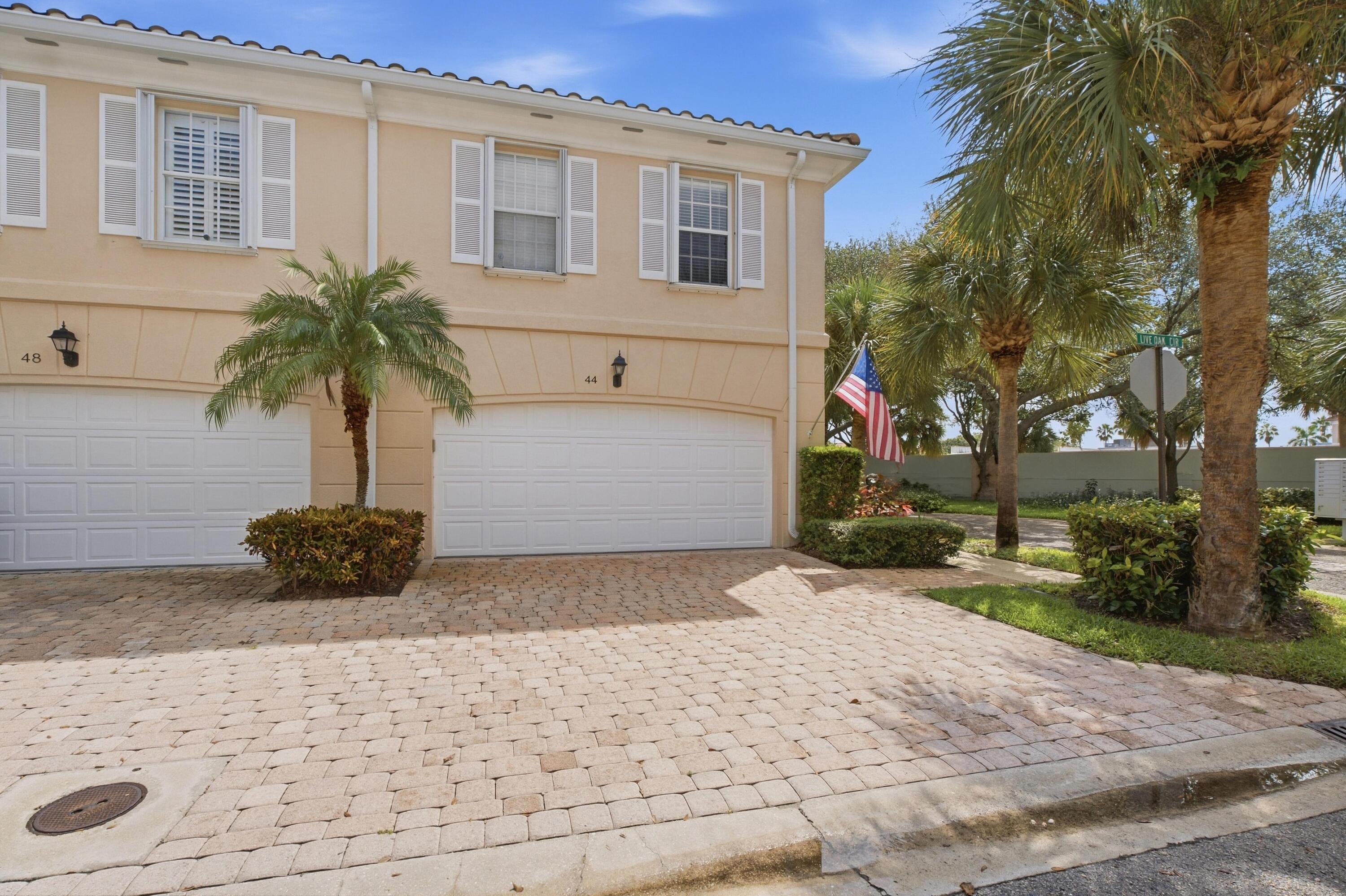 44 Live Oak Circle Property Photo 1