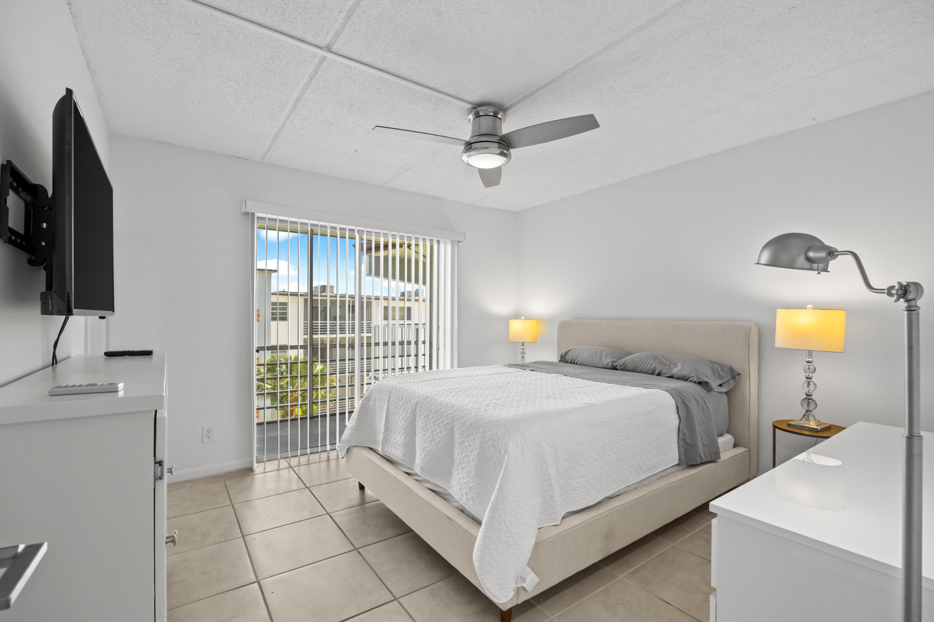 4500 N Flagler Drive D24 Property Photo 6