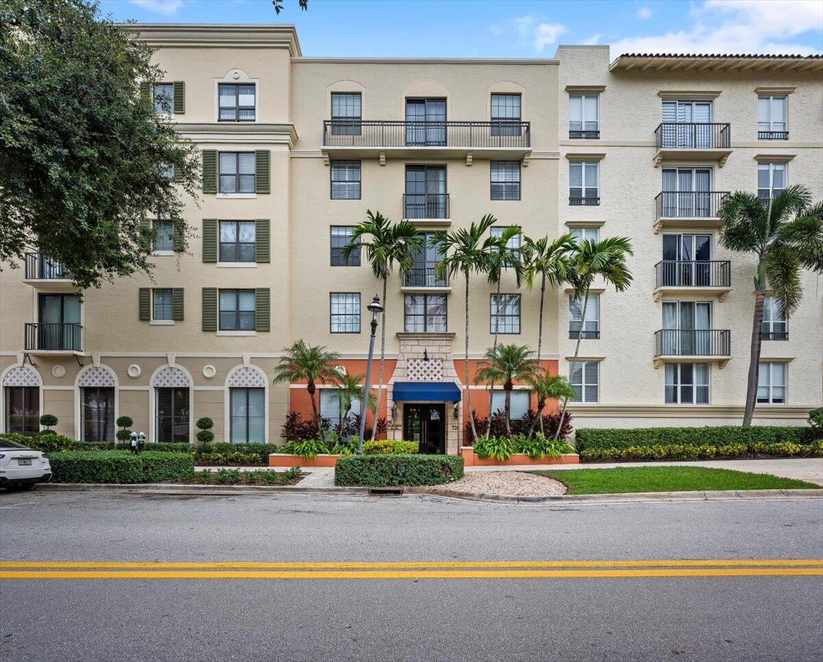 720 S Sapodilla Avenue 204 Property Photo 1