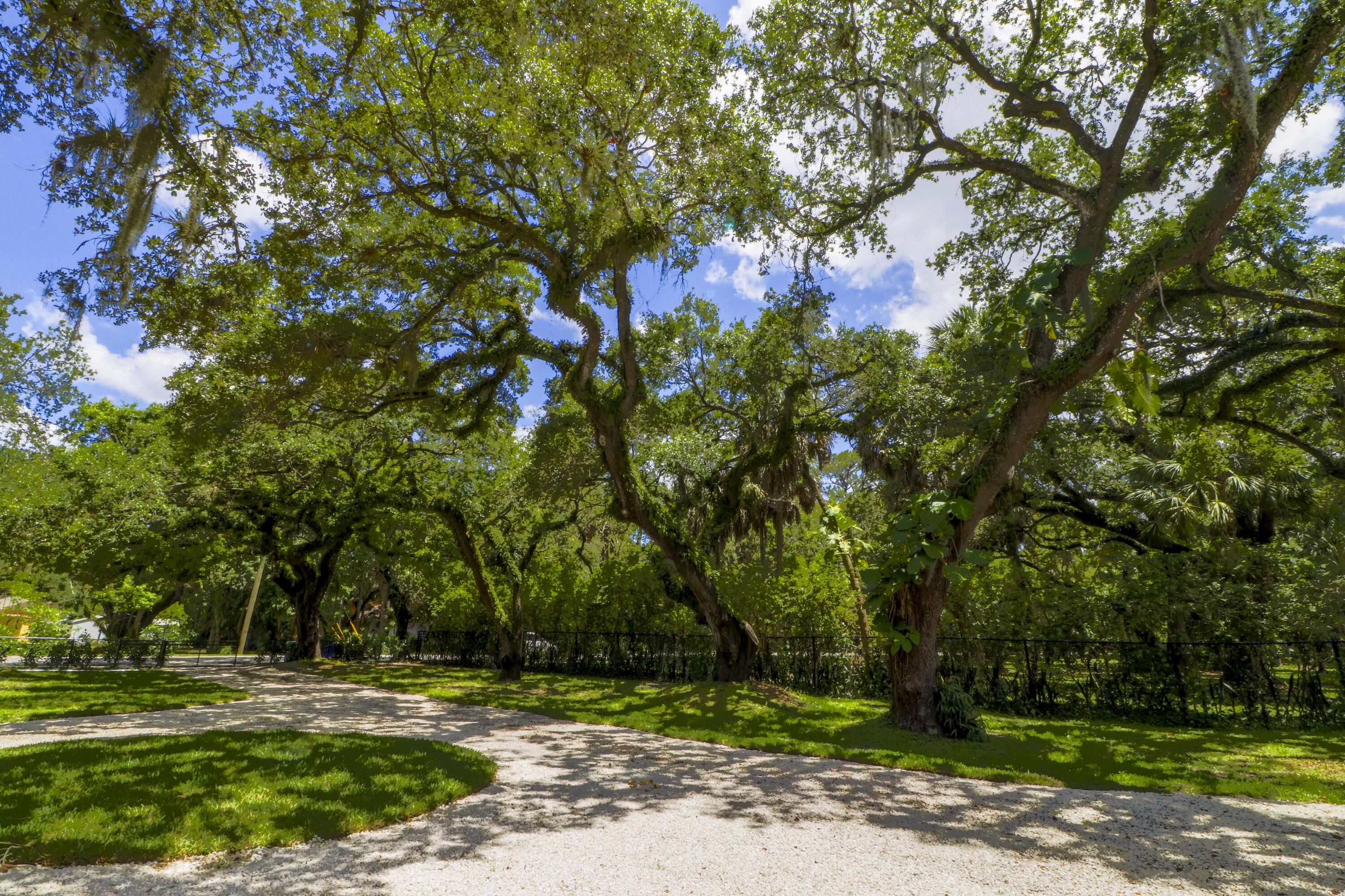 2101 Riverland Road