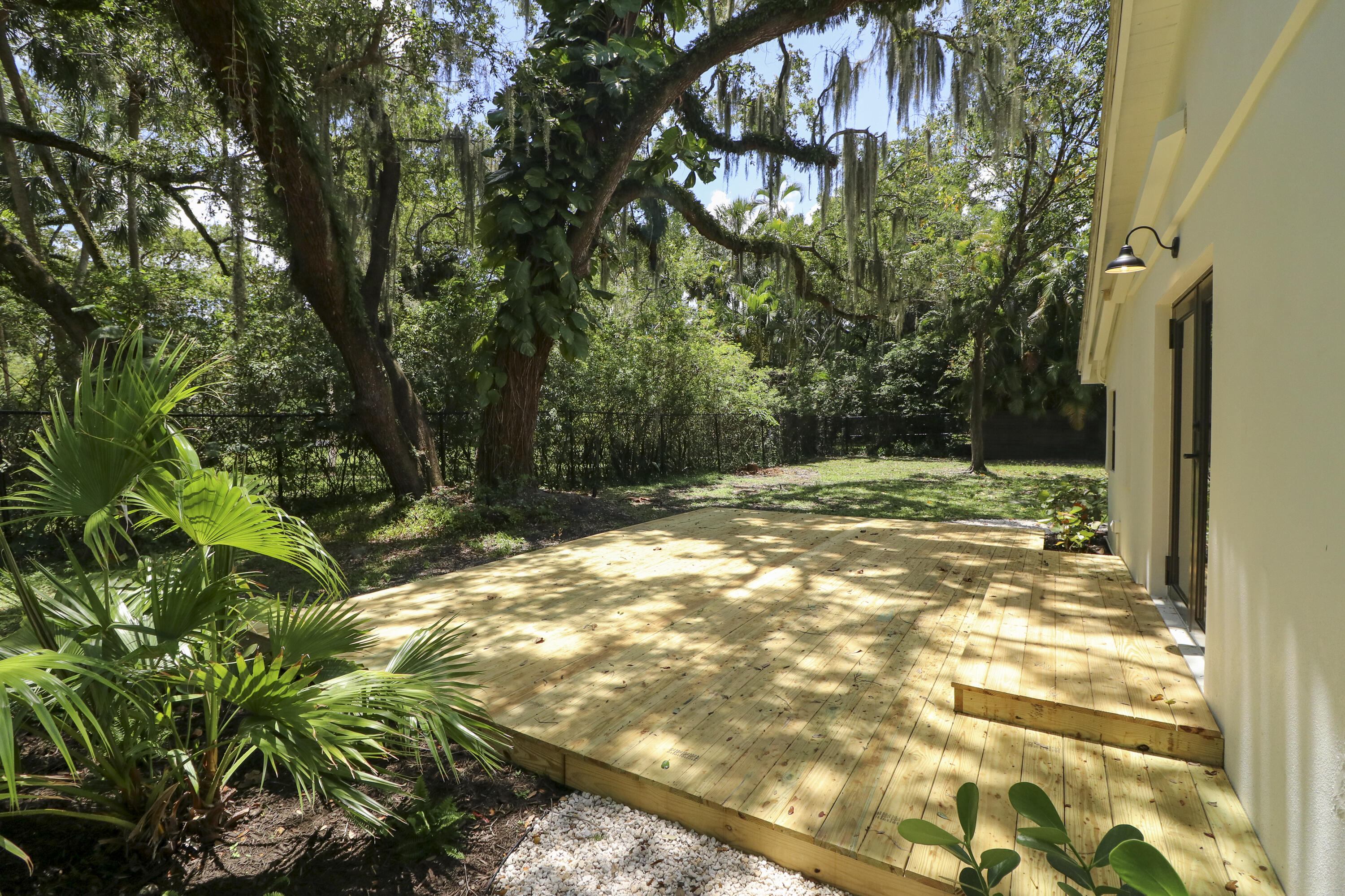 2101 Riverland Road Property Photo 8