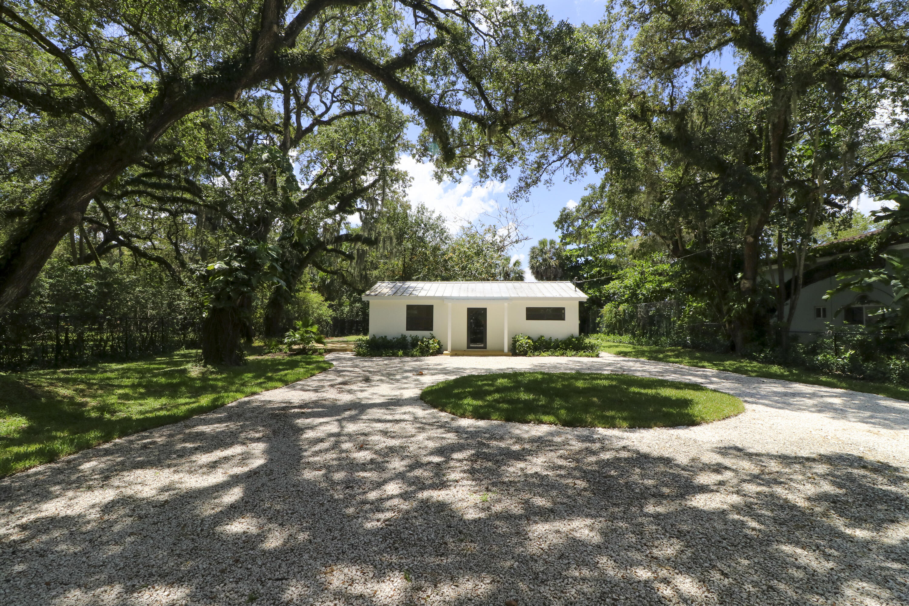 2101 Riverland Road Property Photo 14