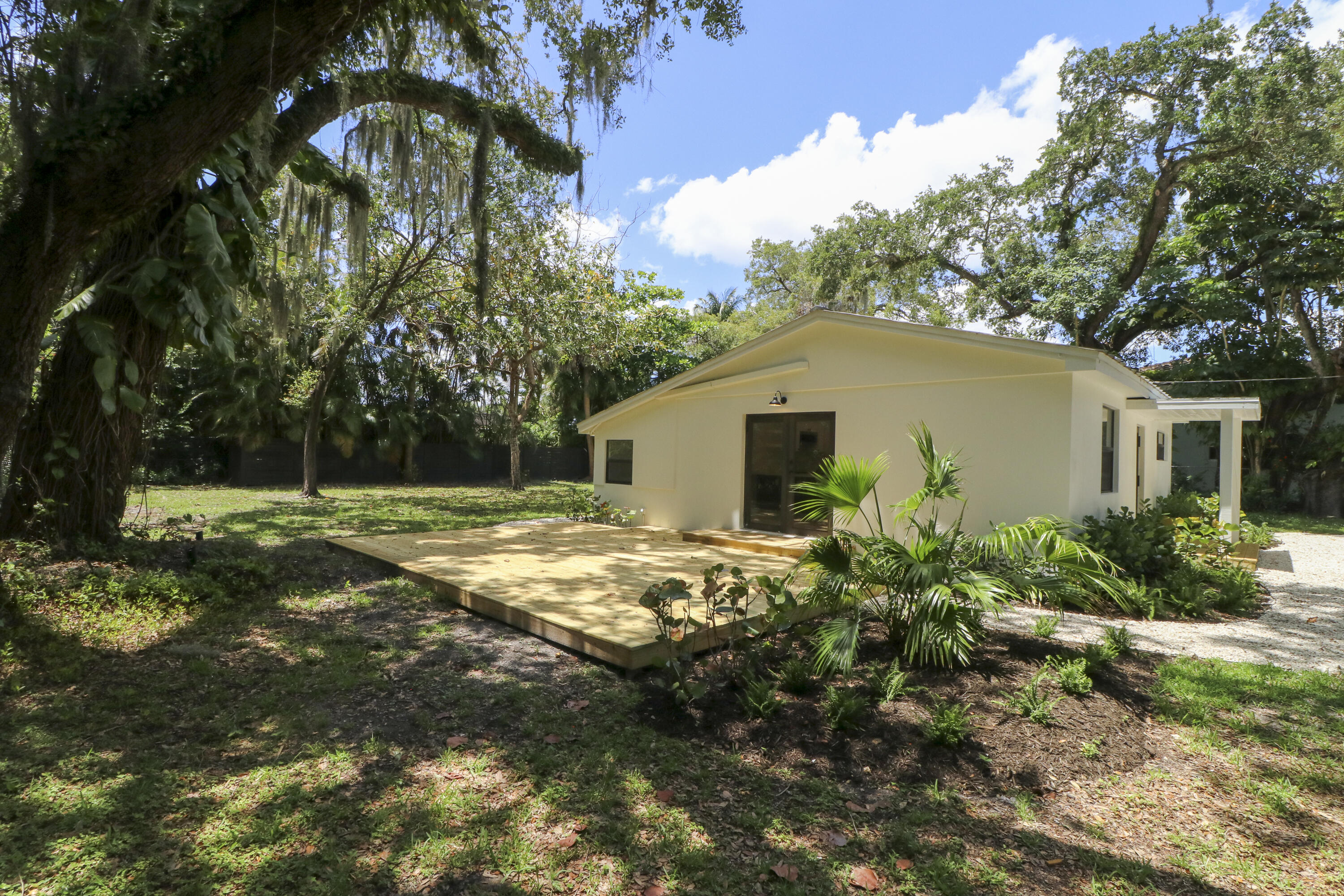 2101 Riverland Road Property Photo 15