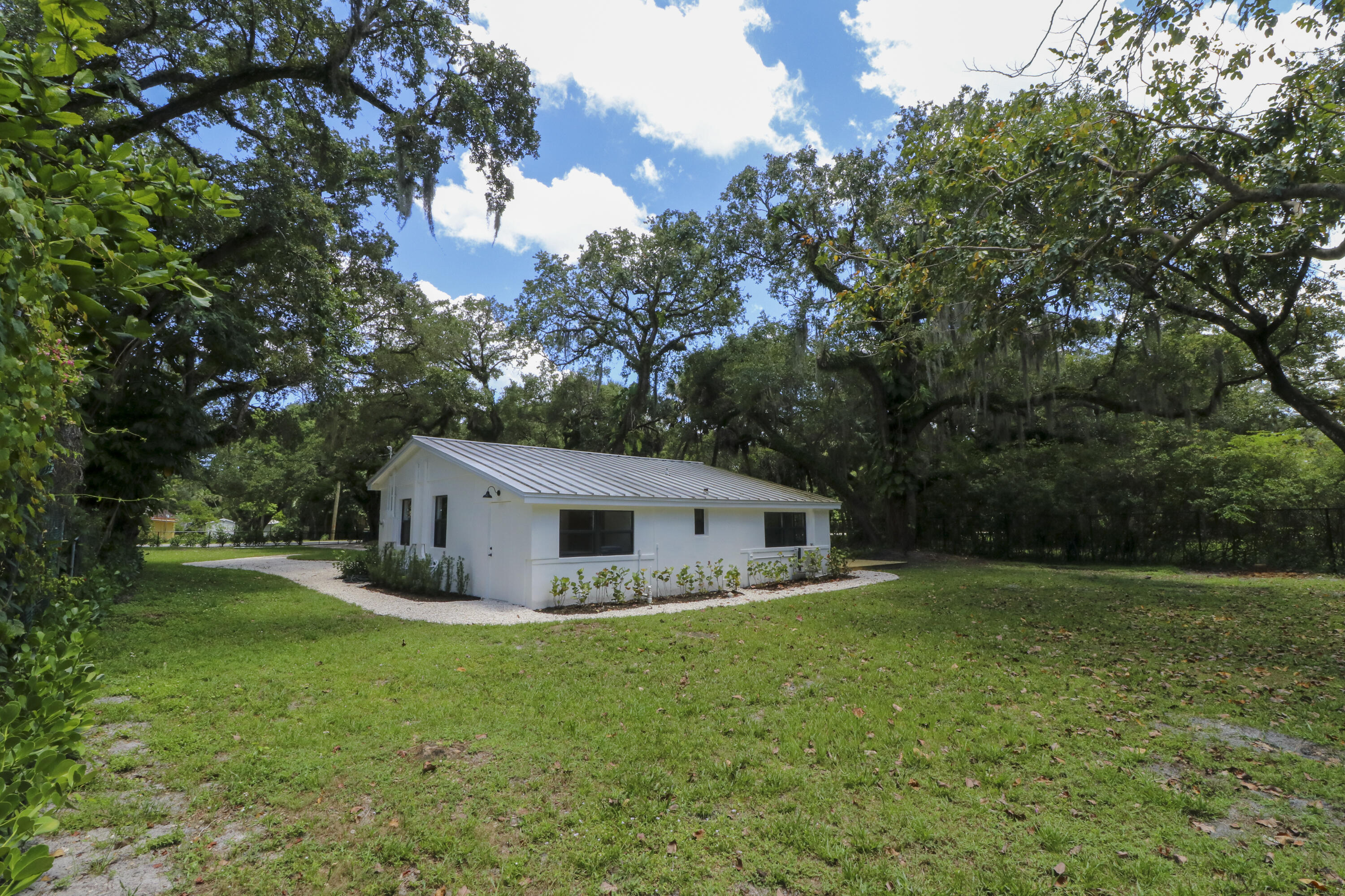 2101 Riverland Road Property Photo 17