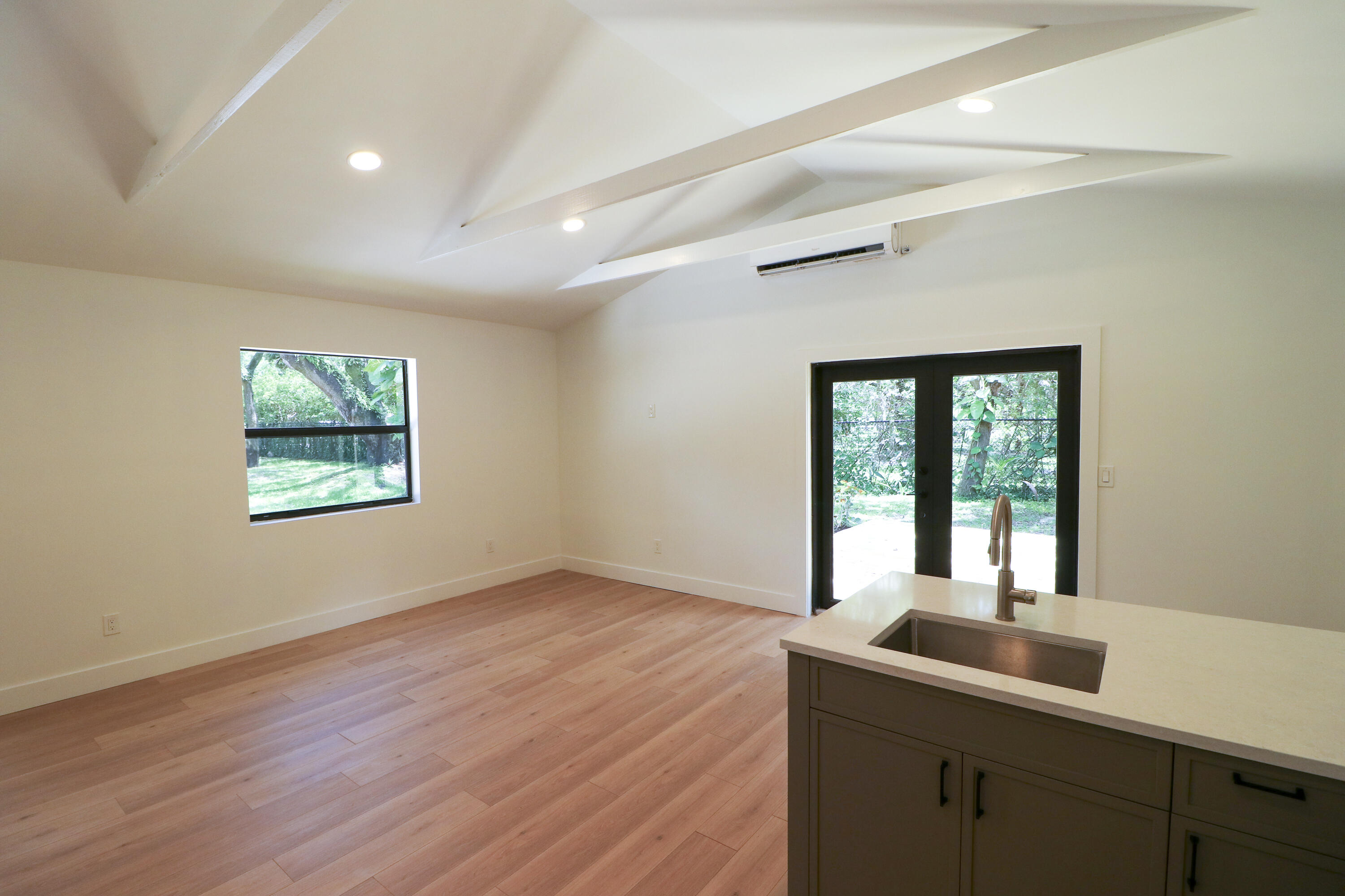 2101 Riverland Road Property Photo 22